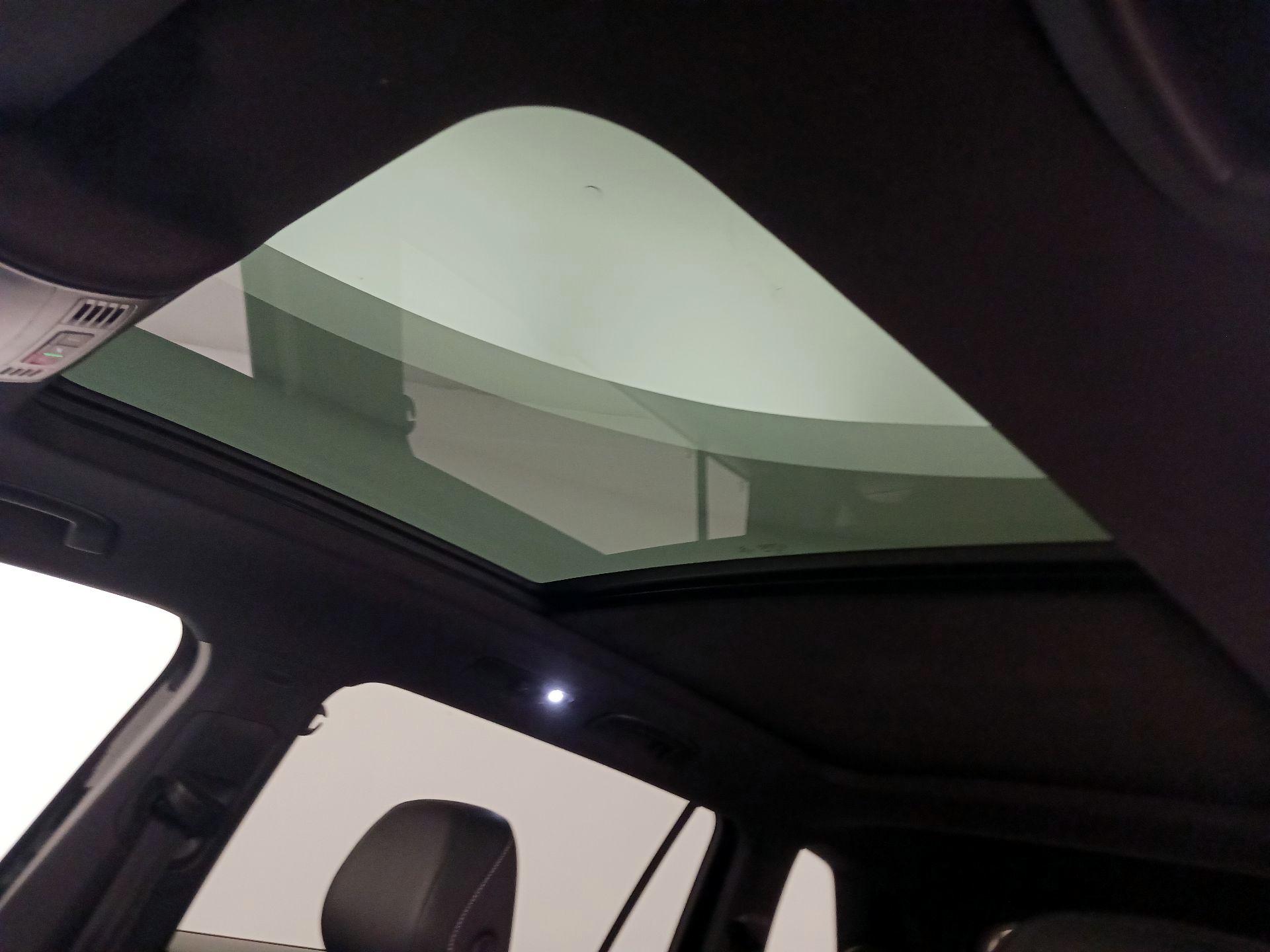 Thumbnail: 2022 Volkswagen Tiguan - 20