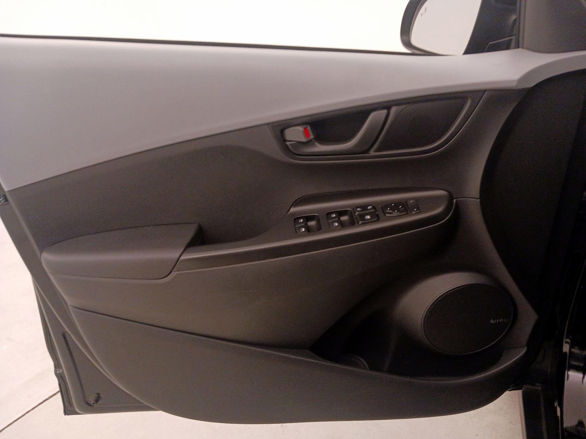 Thumbnail: 2020 Hyundai Kona - 12