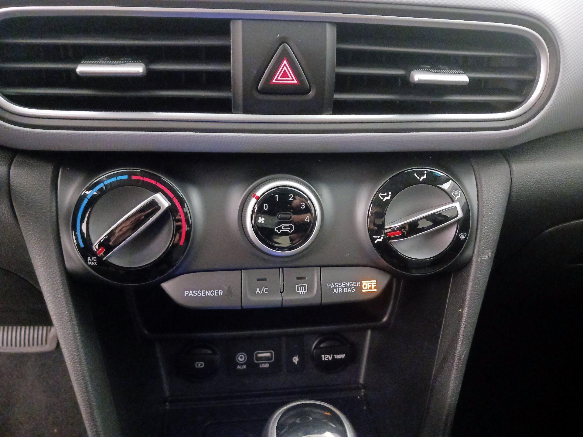 Thumbnail: 2020 Hyundai Kona - 16