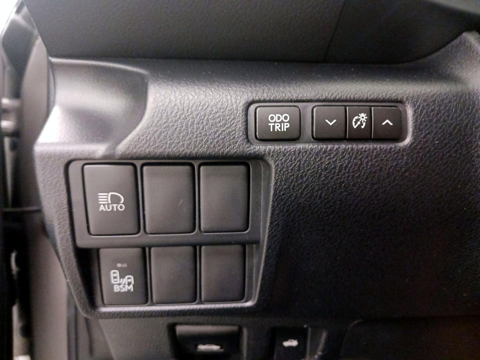 Thumbnail: 2017 Lexus IS - 13