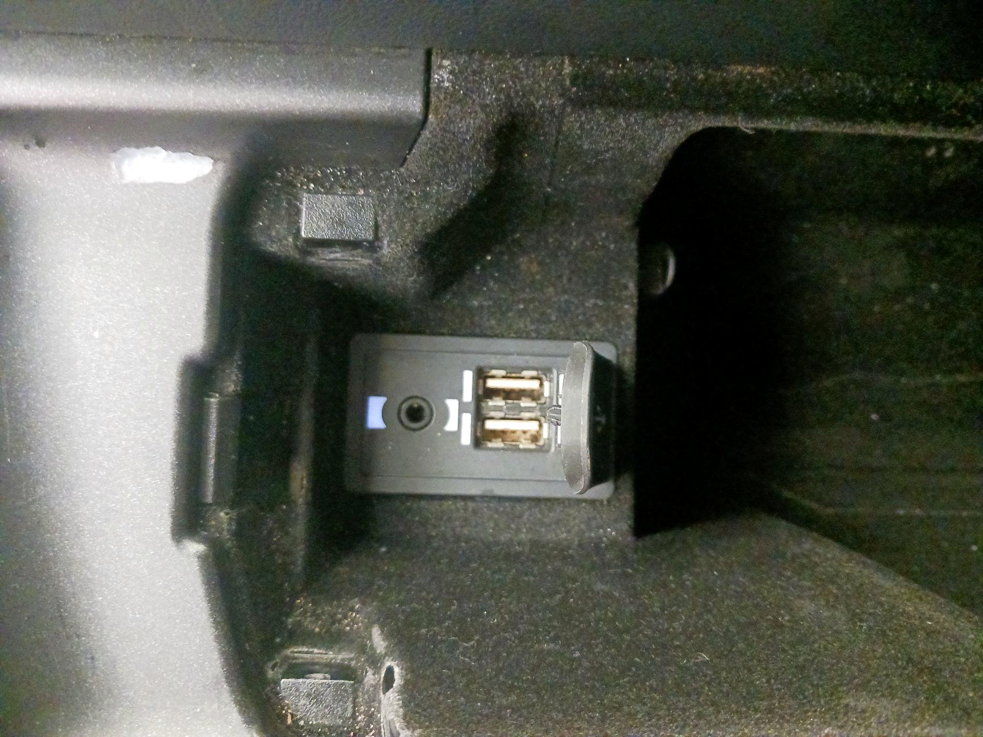 Thumbnail: 2017 Lexus IS - 18