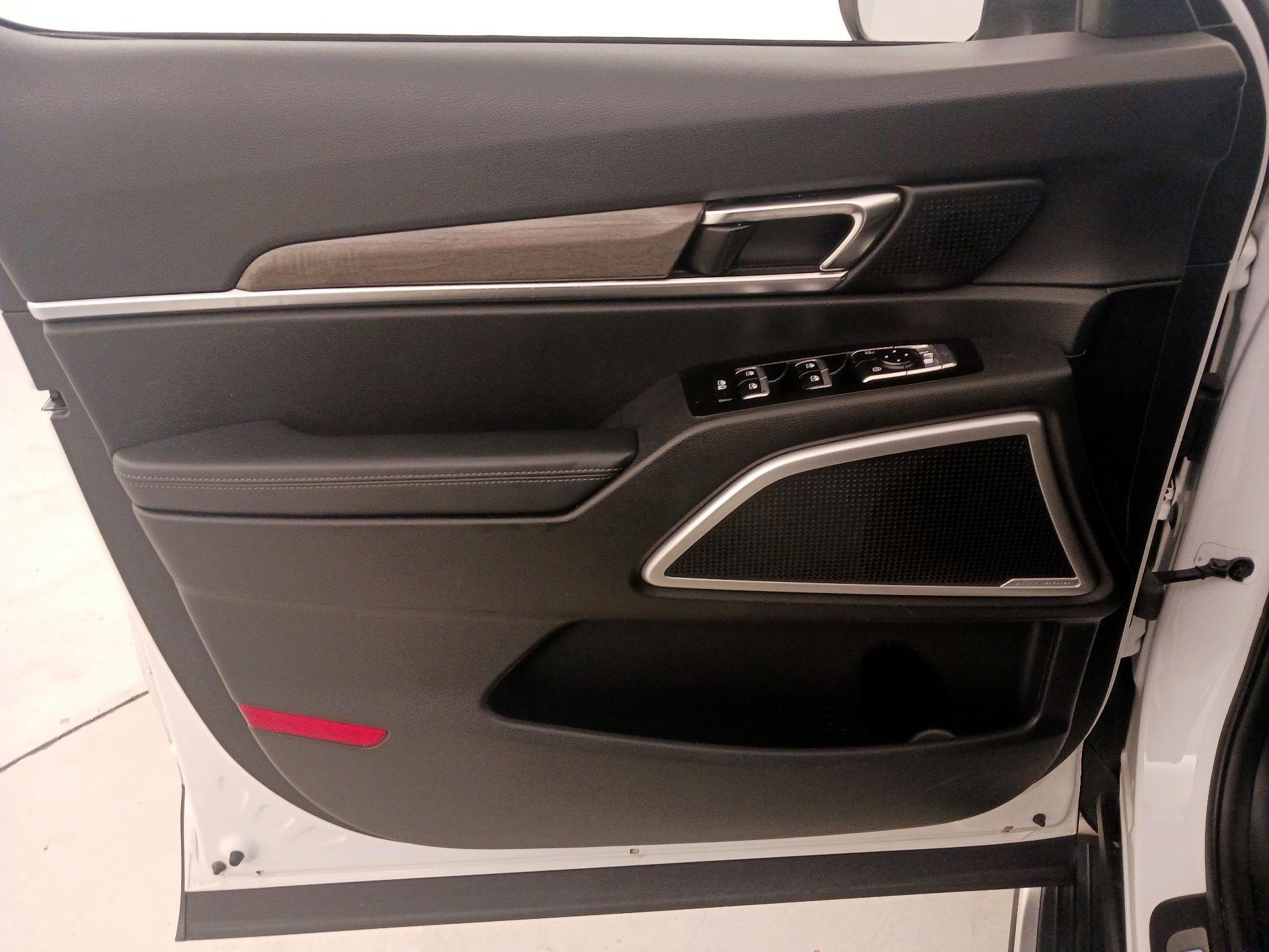 Thumbnail: 2020 Kia Telluride - 12