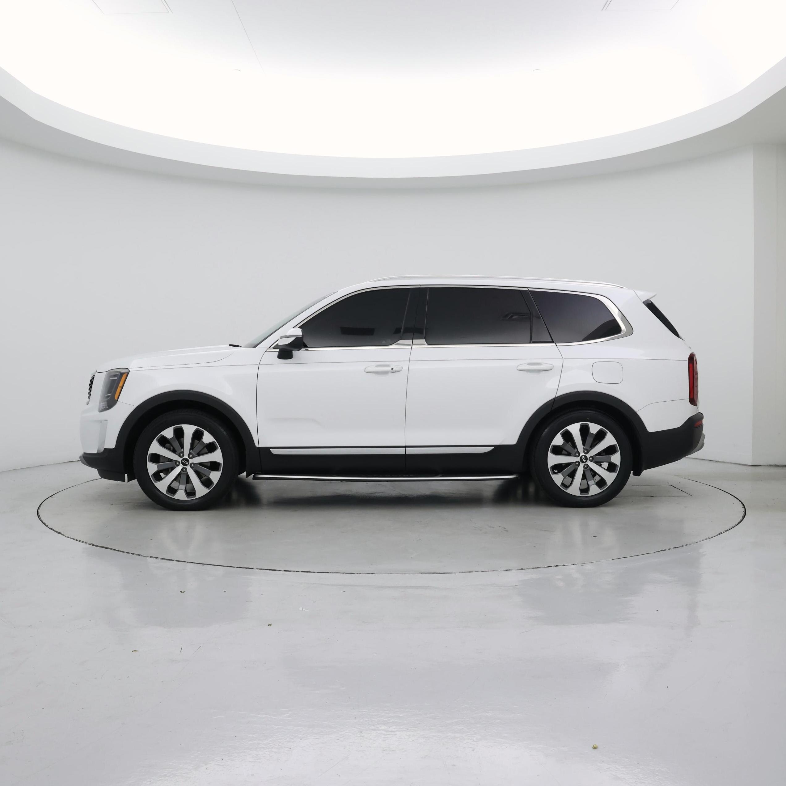 Thumbnail: 2020 Kia Telluride - 3