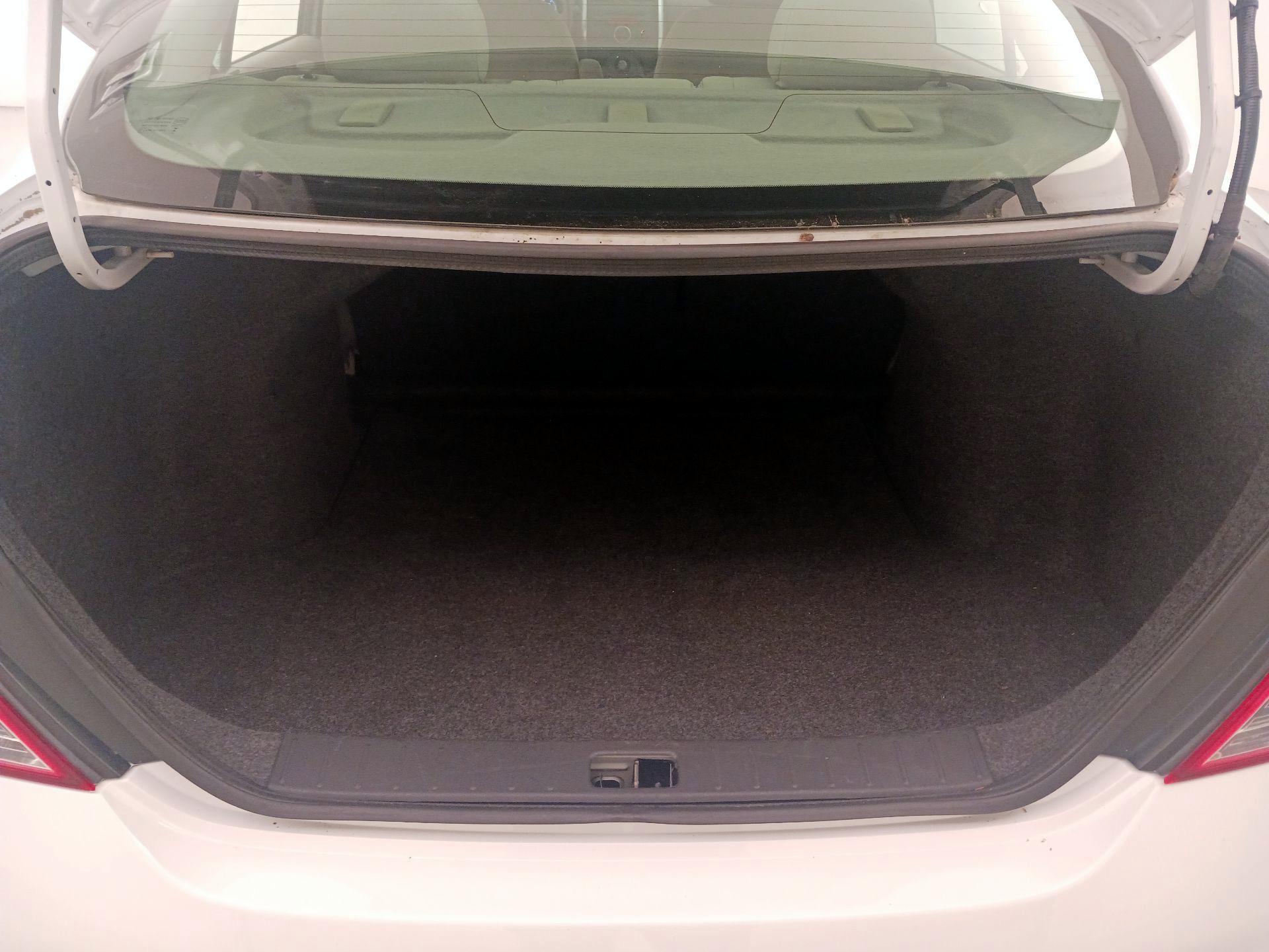 Thumbnail: 2014 Nissan Versa - 19