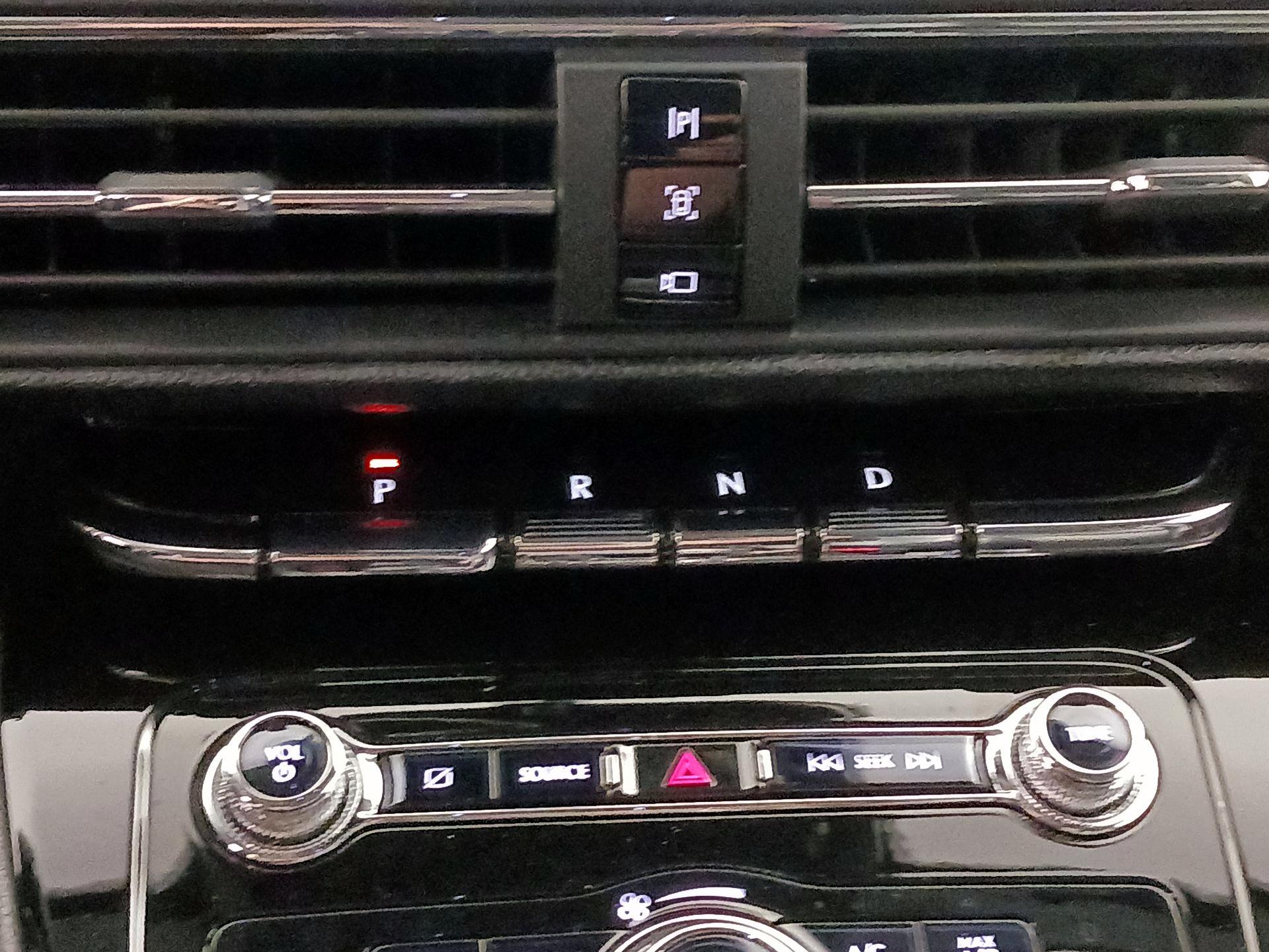 Thumbnail: 2021 Lincoln Corsair - 18