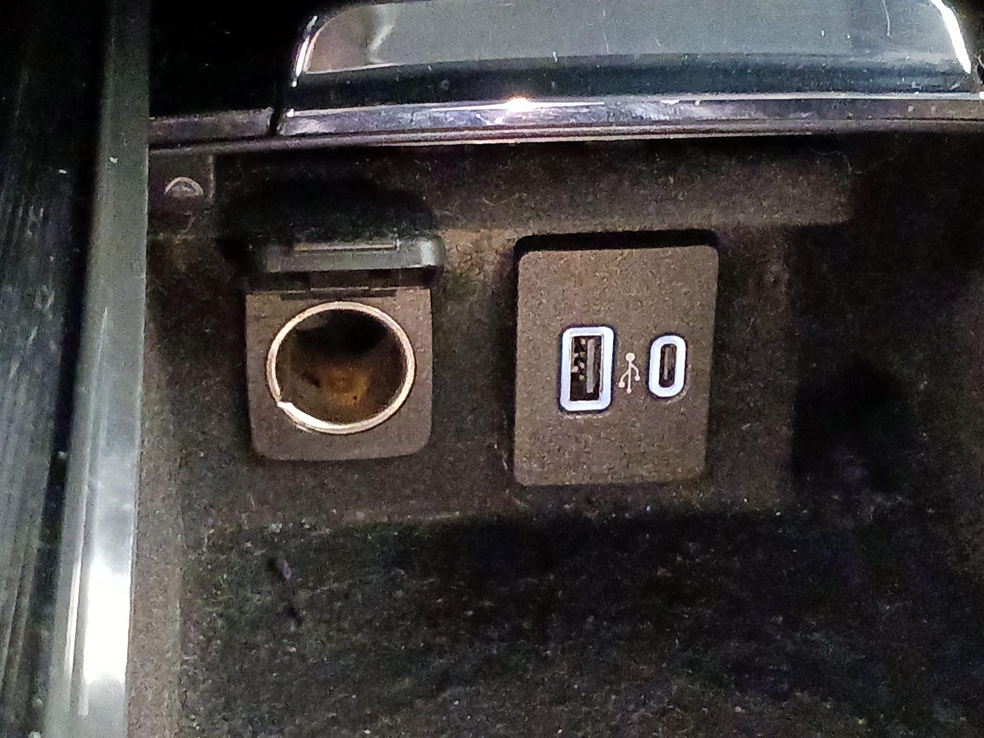 Thumbnail: 2021 Lincoln Corsair - 19