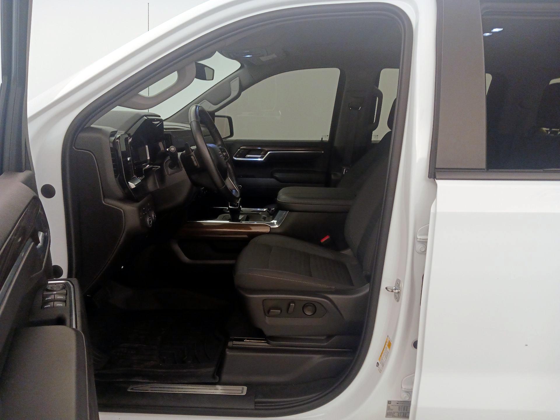 Thumbnail: 2023 Chevrolet Silverado 1500 - 11