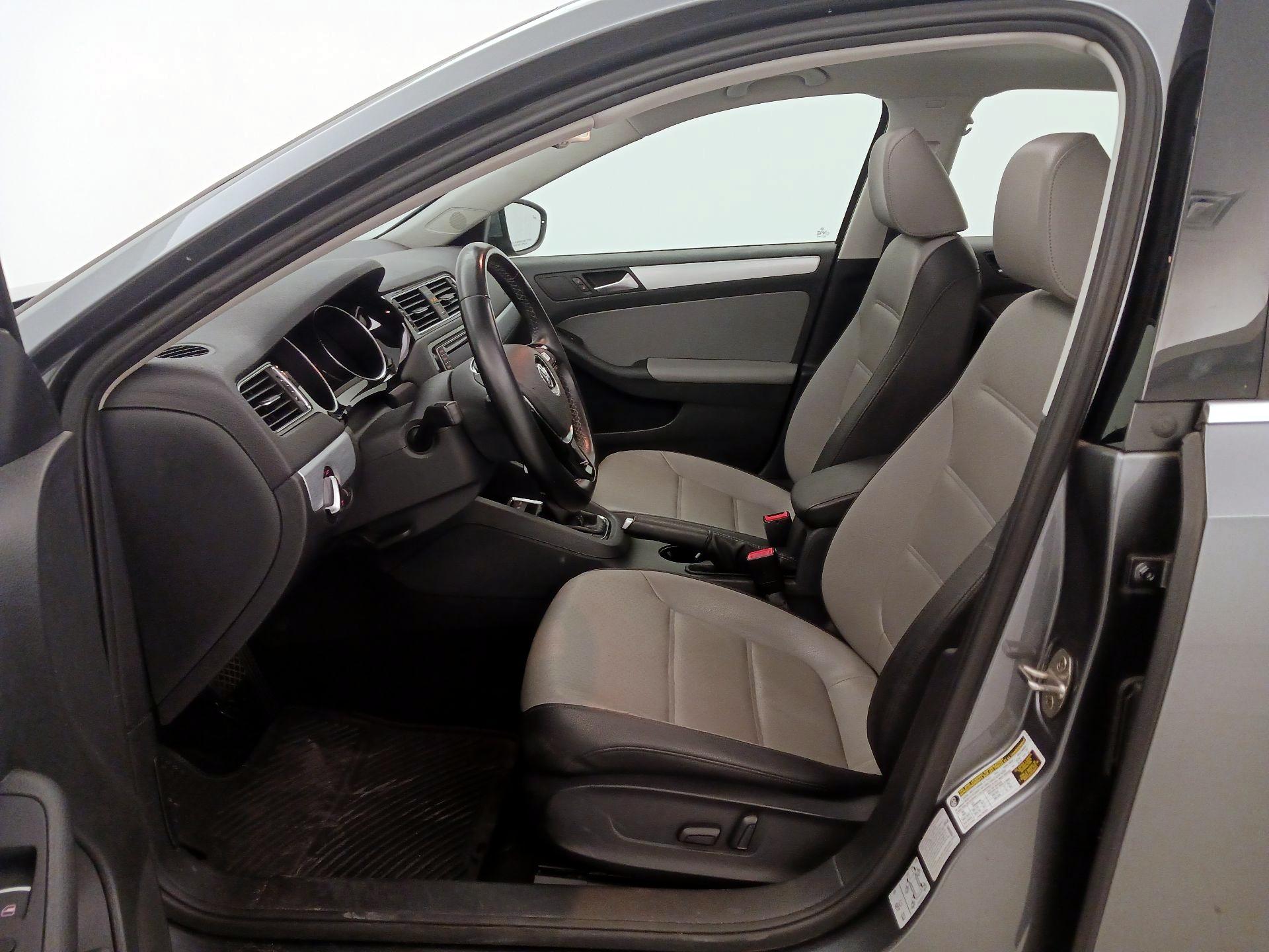 Thumbnail: 2016 Volkswagen Jetta - 11