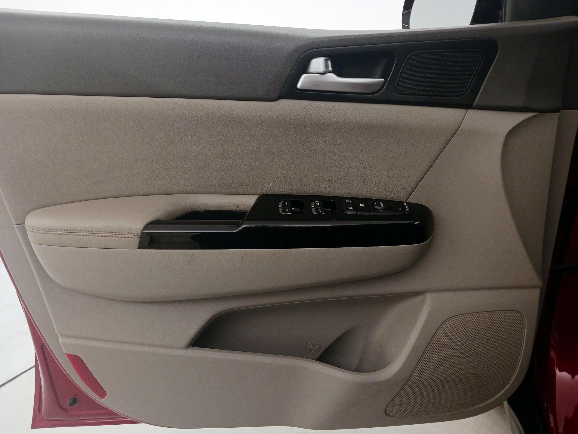 Thumbnail: 2019 Kia Sportage - 12