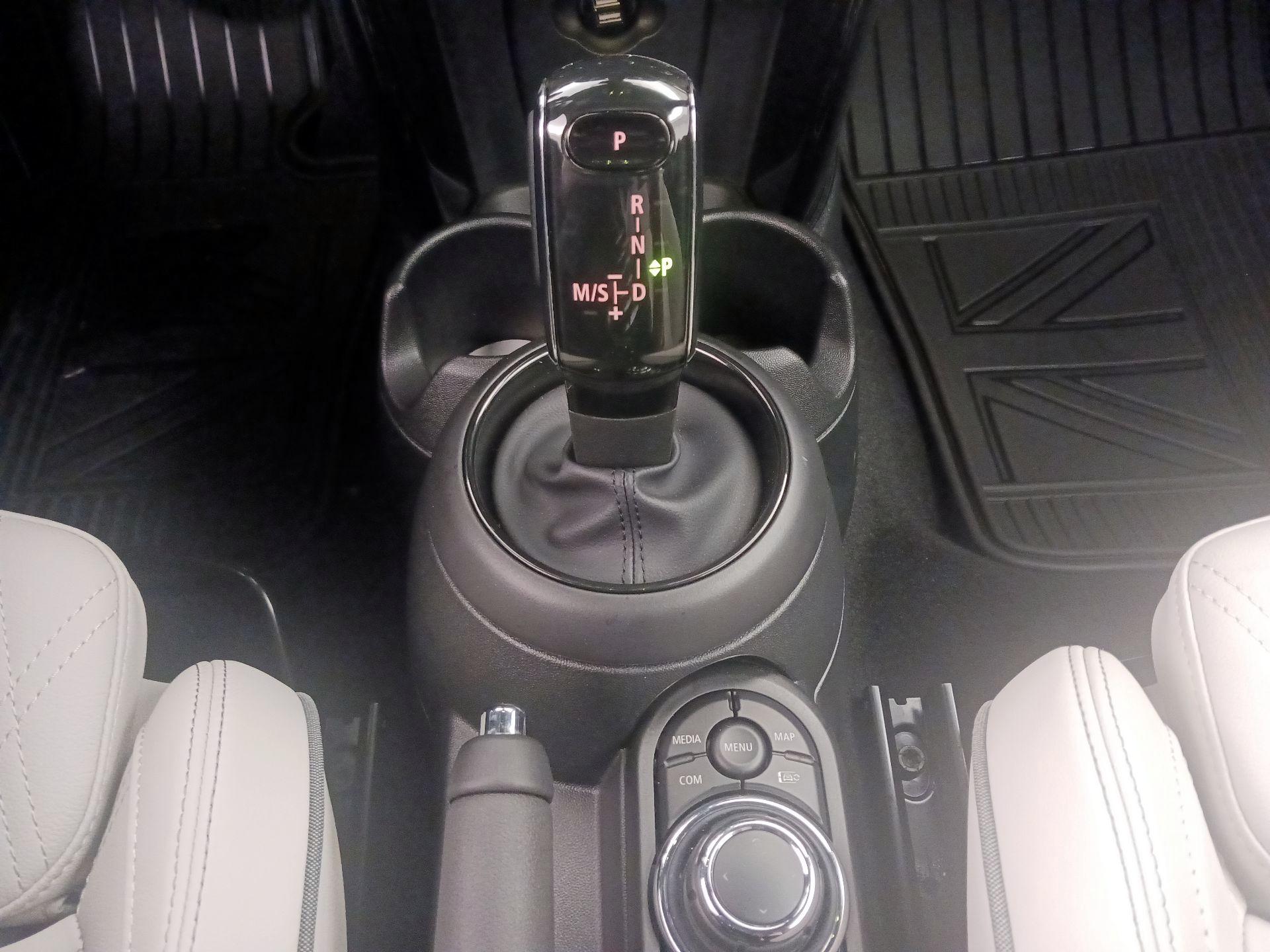 Thumbnail: 2023 MINI Cooper Hardtop - 17