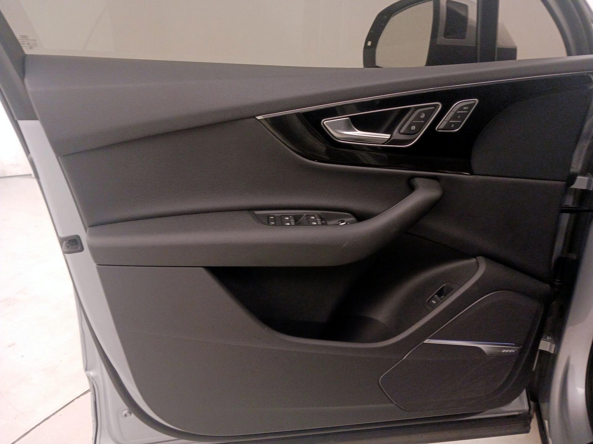 Thumbnail: 2019 Audi Q7 - 12