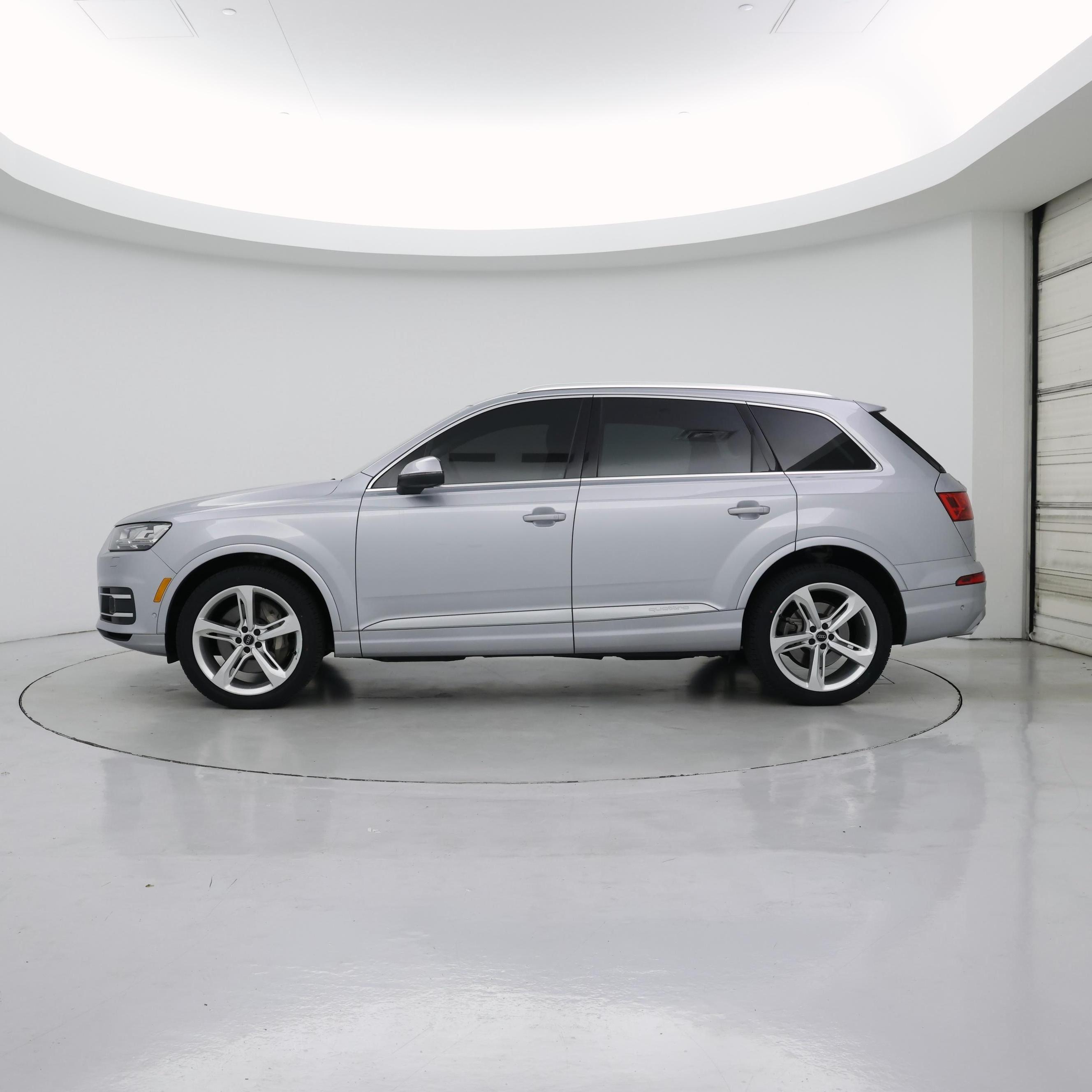 Thumbnail: 2019 Audi Q7 - 3