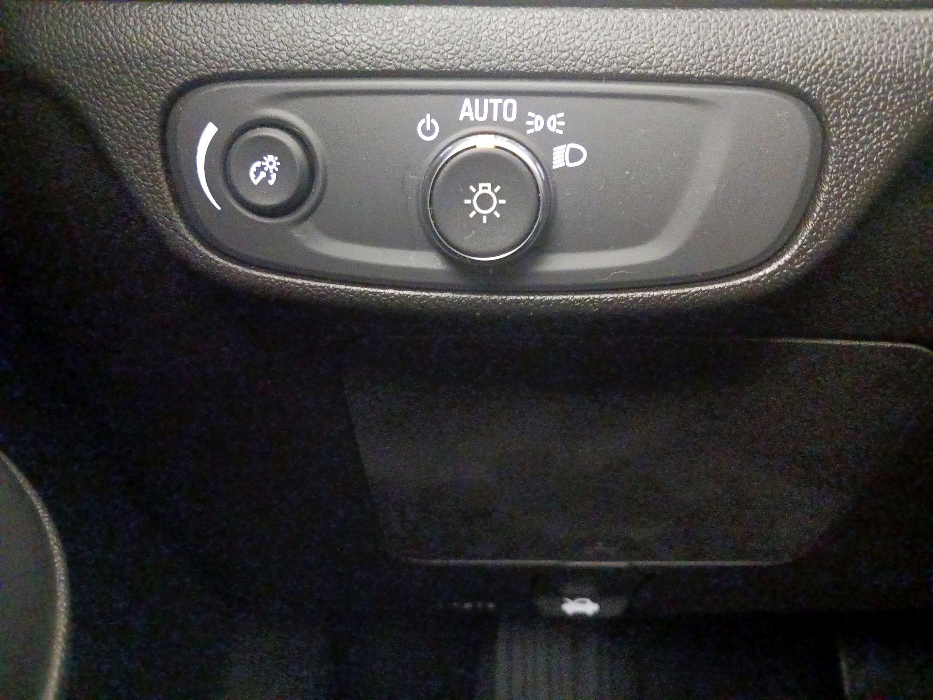 Thumbnail: 2022 Chevrolet Bolt EUV - 13