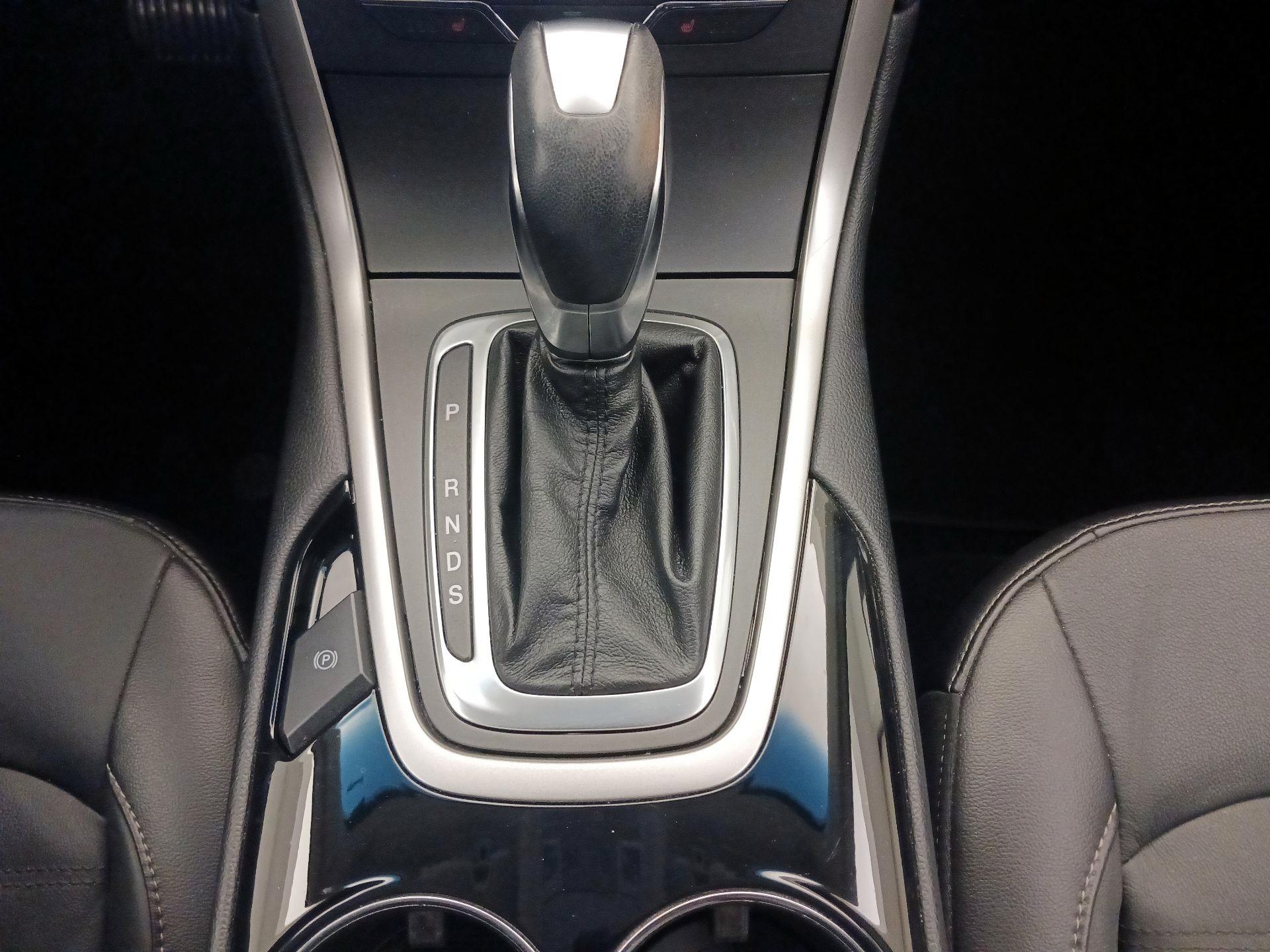 Thumbnail: 2017 Ford Edge - 18