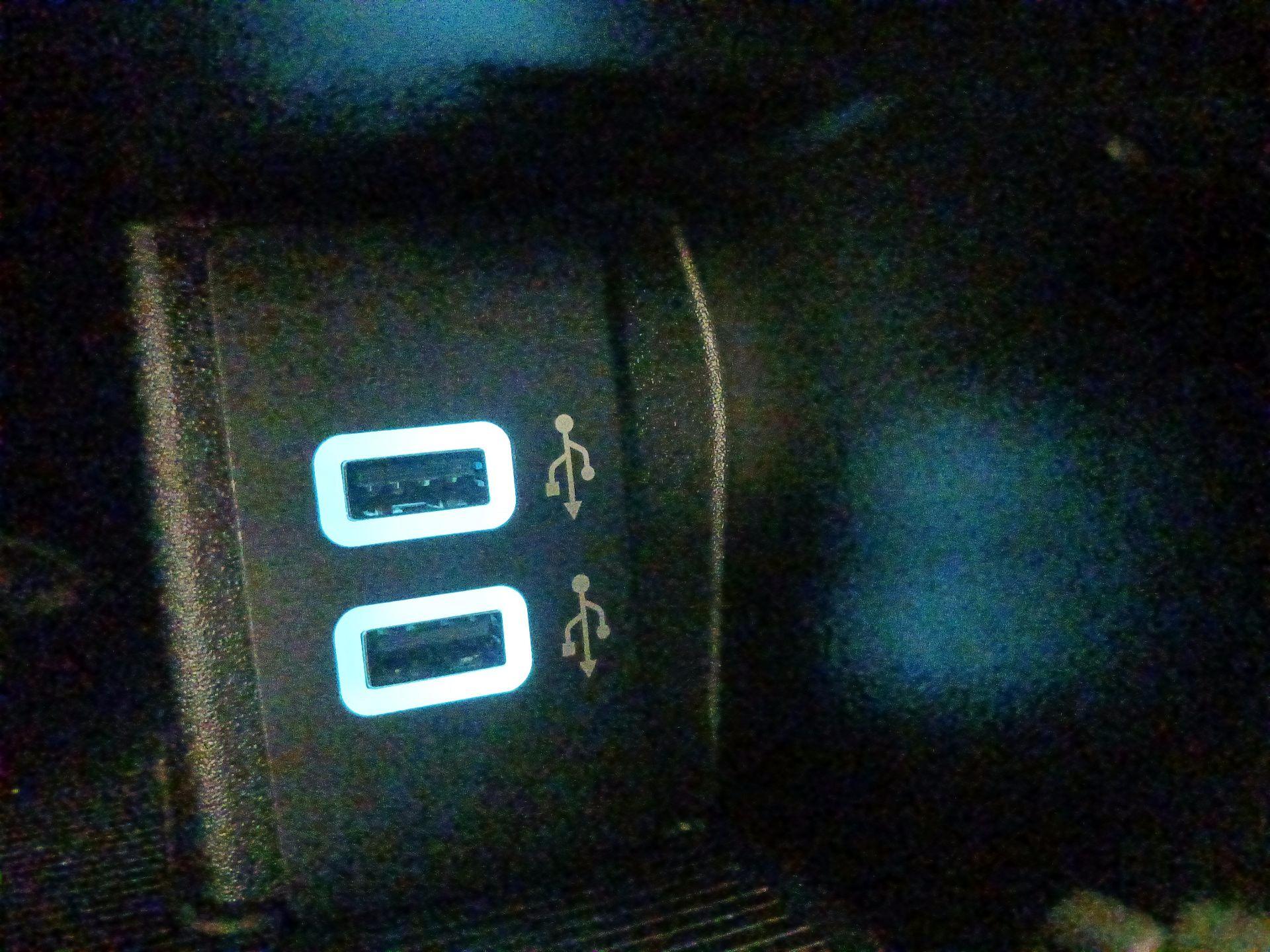 Thumbnail: 2017 Ford Edge - 19