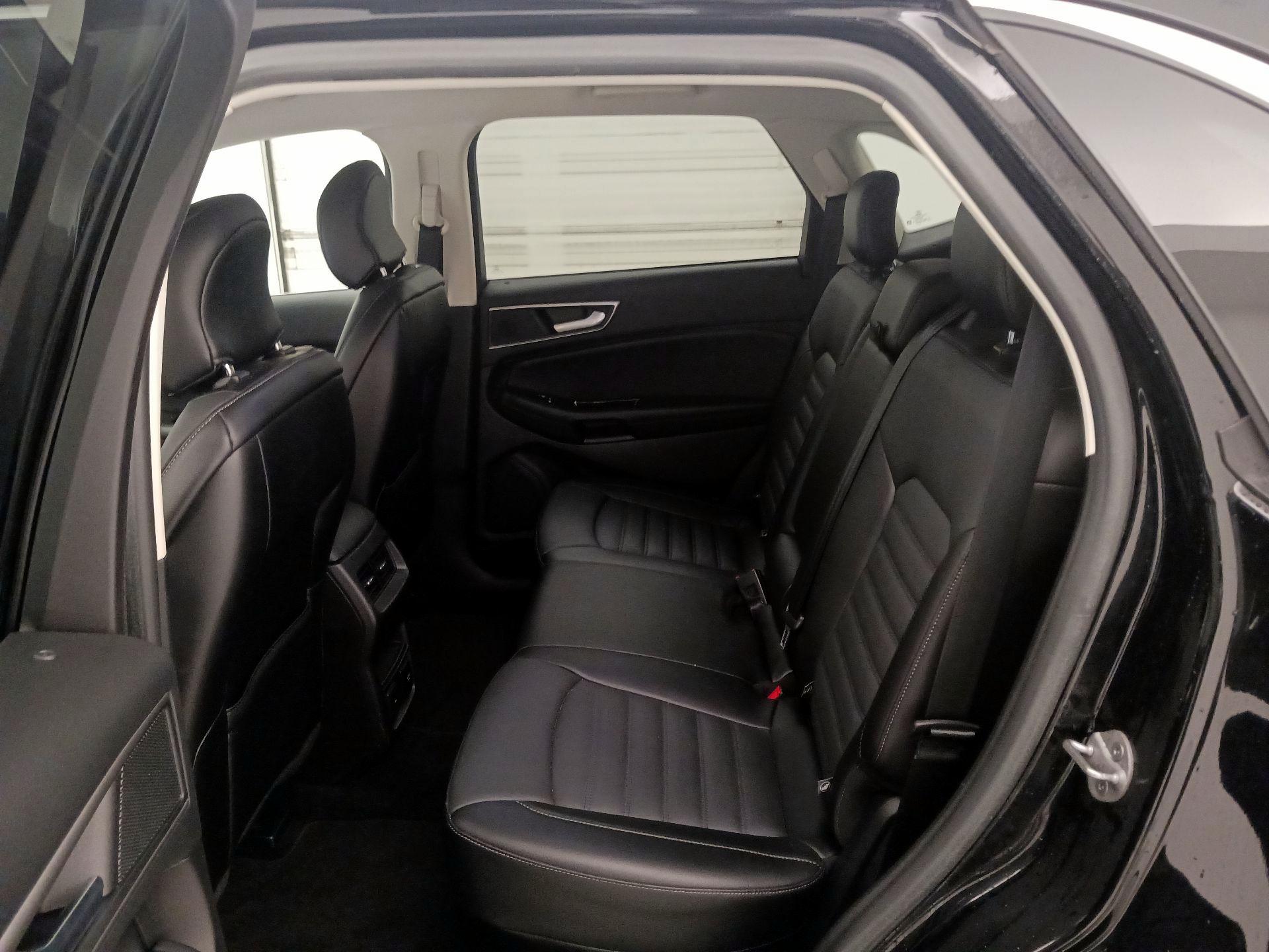 Thumbnail: 2017 Ford Edge - 20