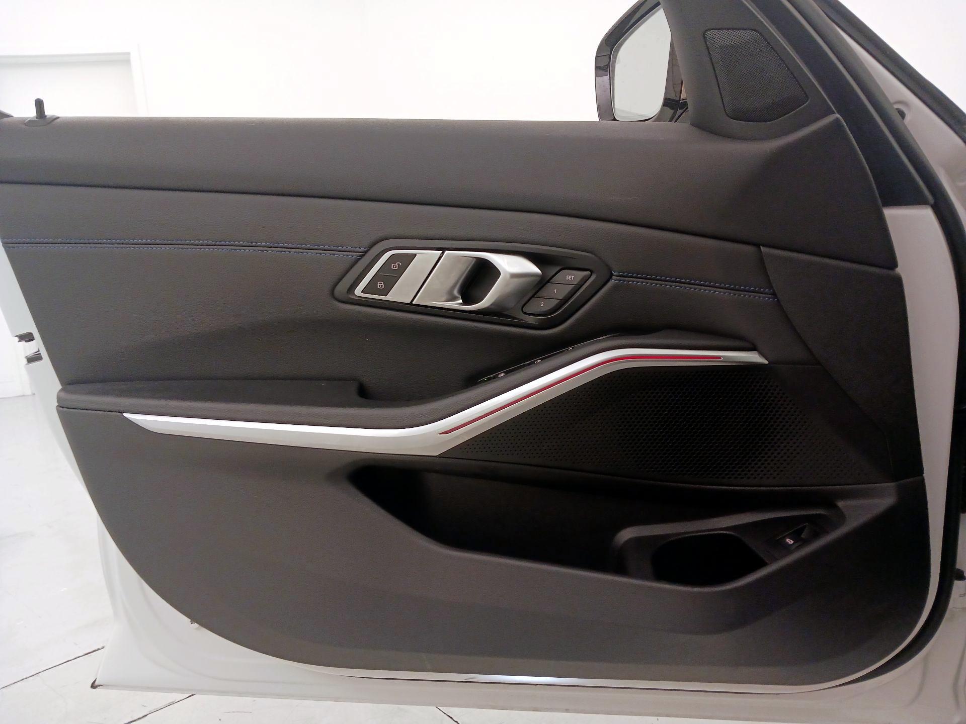 Thumbnail: 2020 BMW 3 Series - 12