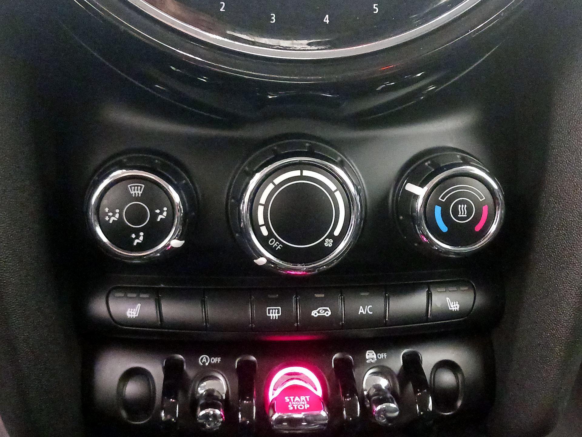 Thumbnail: 2022 MINI Cooper Hardtop - 16
