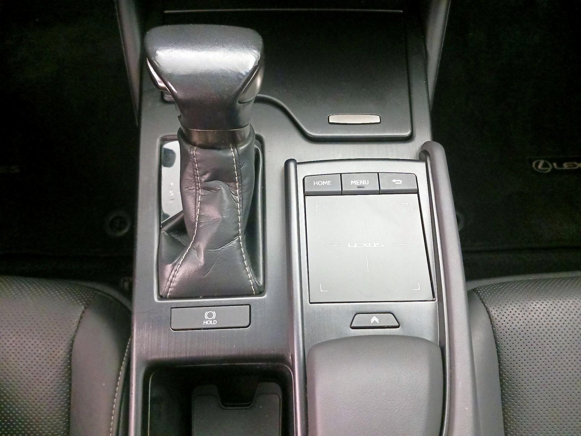 Thumbnail: 2019 Lexus ES - 16