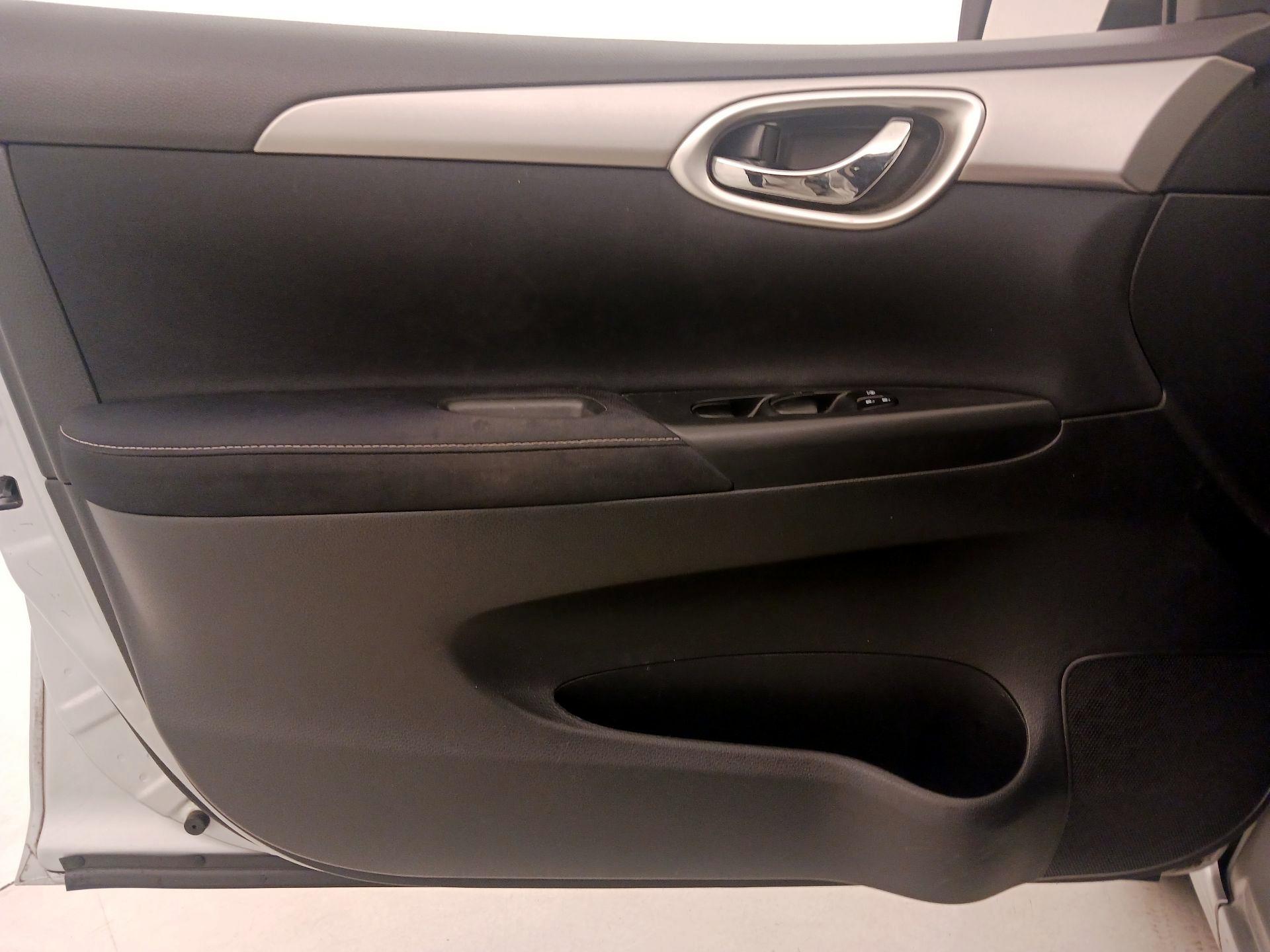 Thumbnail: 2014 Nissan Sentra - 12