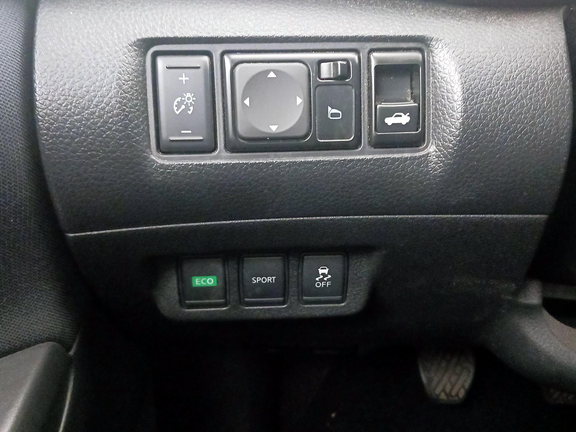 Thumbnail: 2014 Nissan Sentra - 13