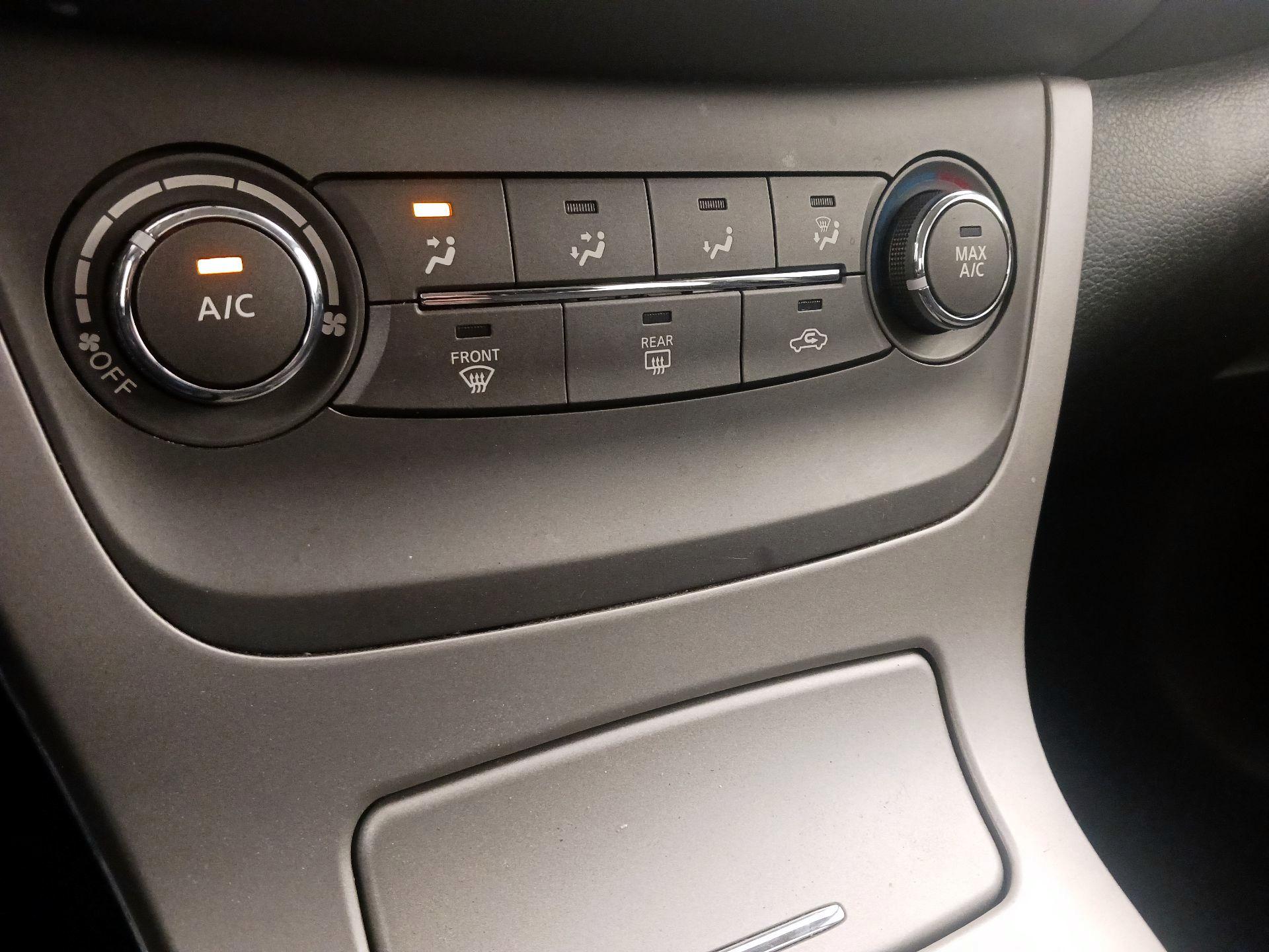 Thumbnail: 2014 Nissan Sentra - 15