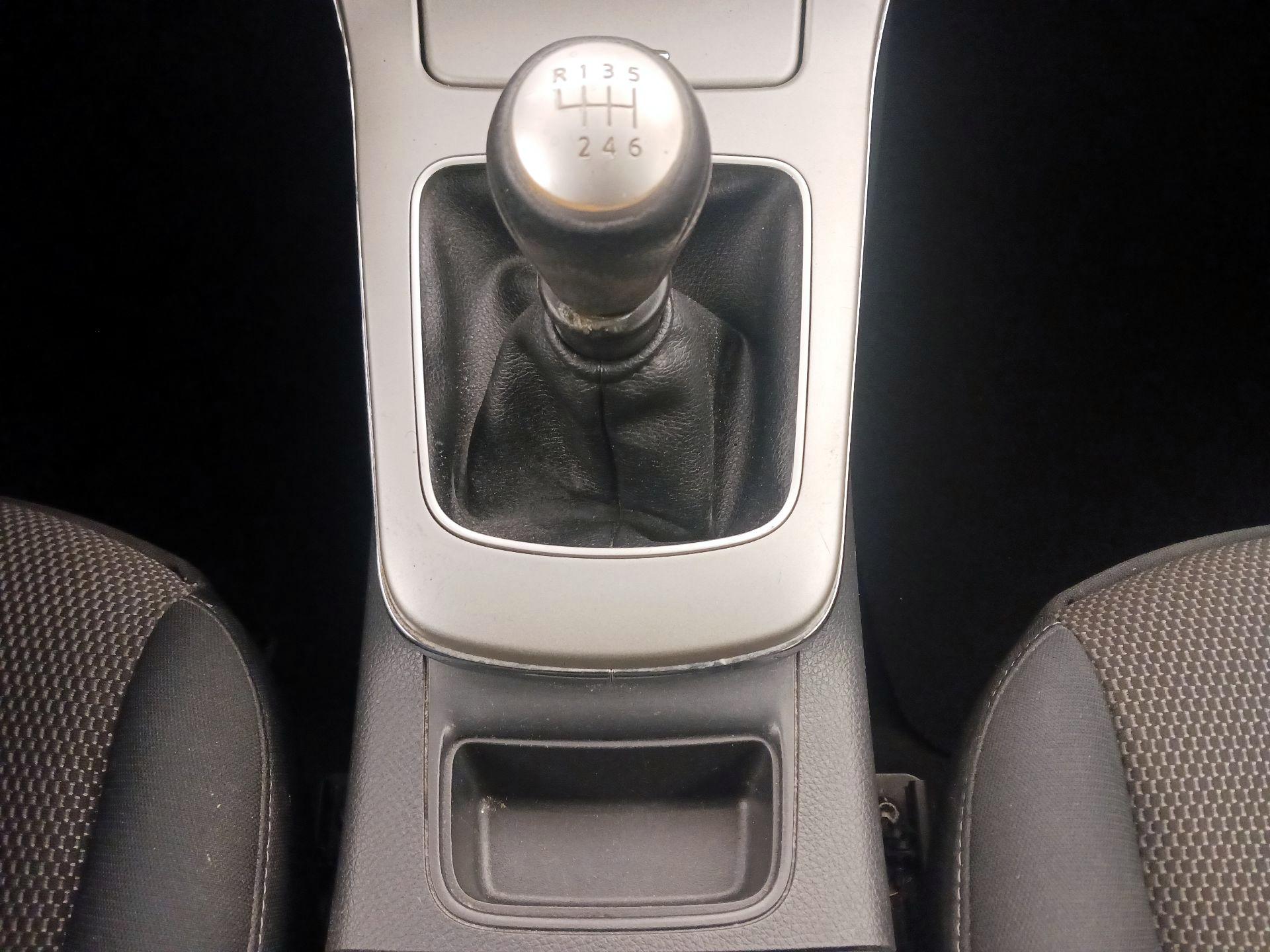 Thumbnail: 2014 Nissan Sentra - 16