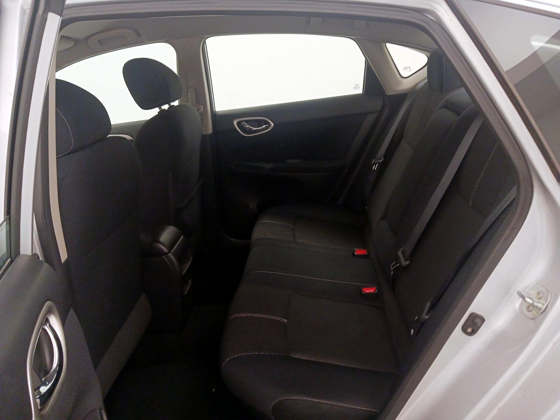Thumbnail: 2014 Nissan Sentra - 18