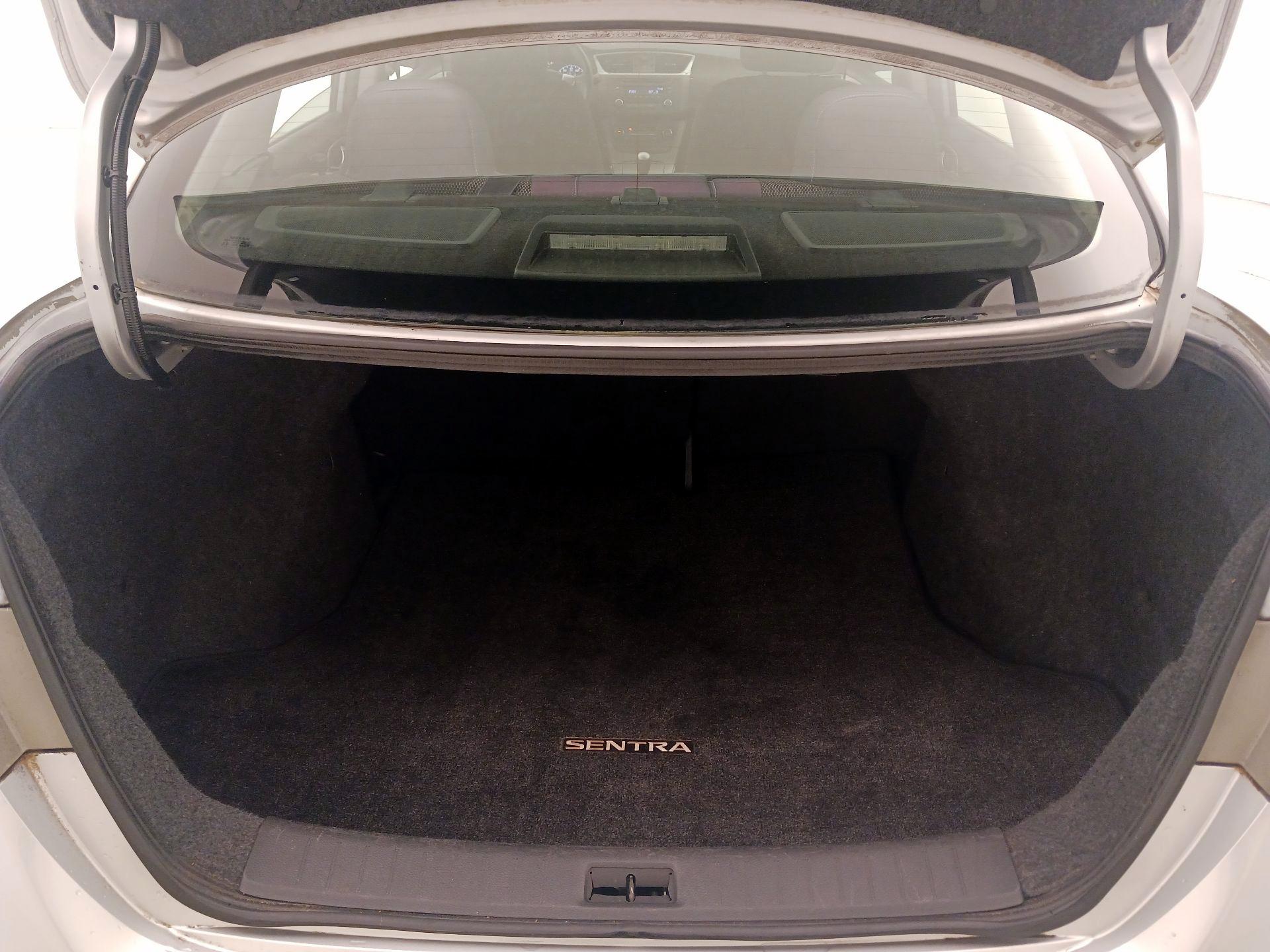 Thumbnail: 2014 Nissan Sentra - 19