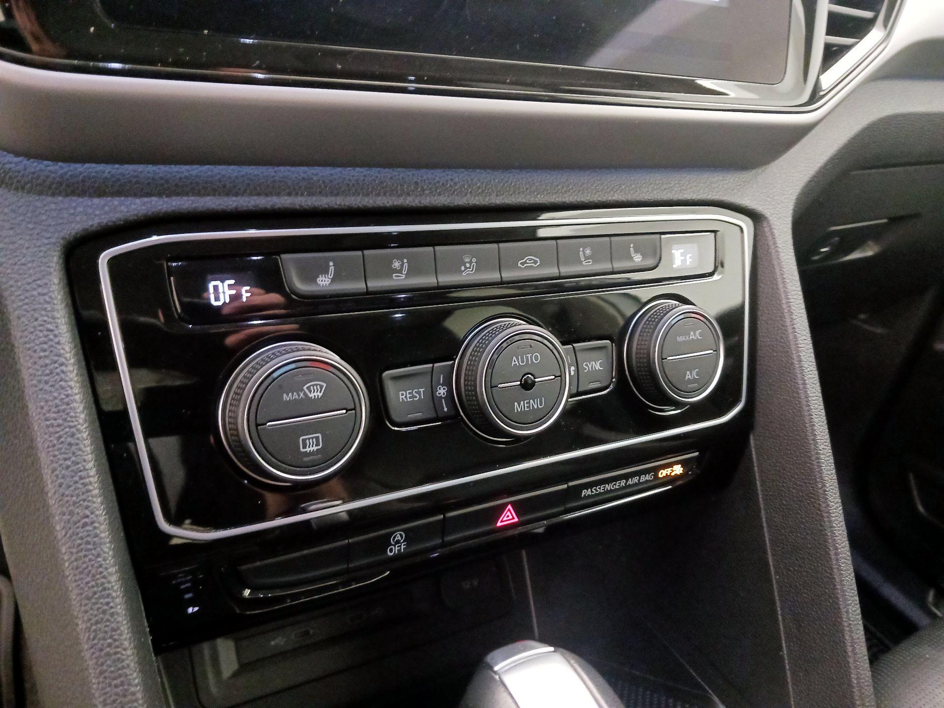 Thumbnail: 2023 Volkswagen Atlas - 17