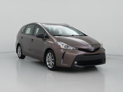 2017 Toyota Prius v Five