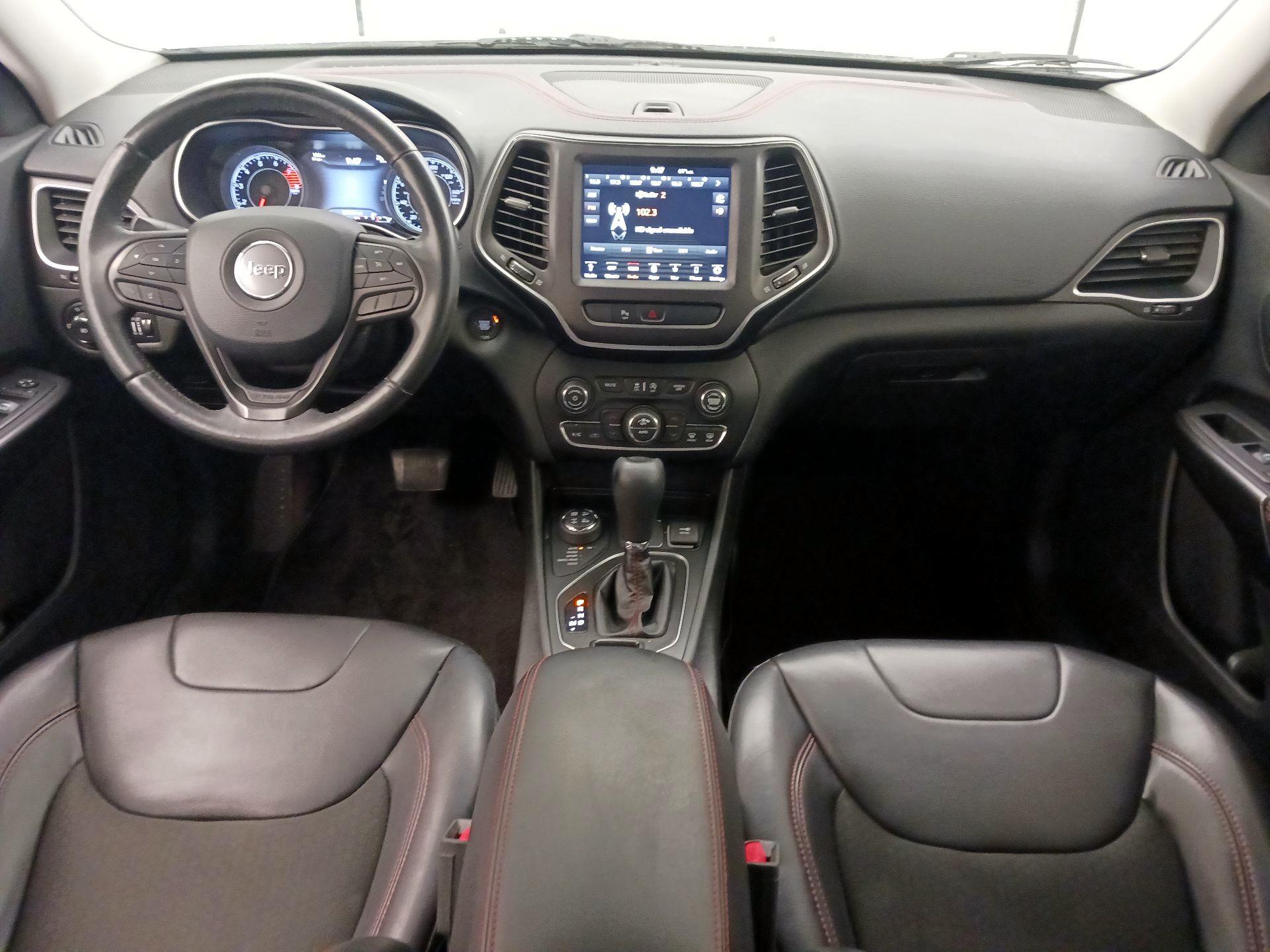 Thumbnail: 2019 Jeep Cherokee - 9