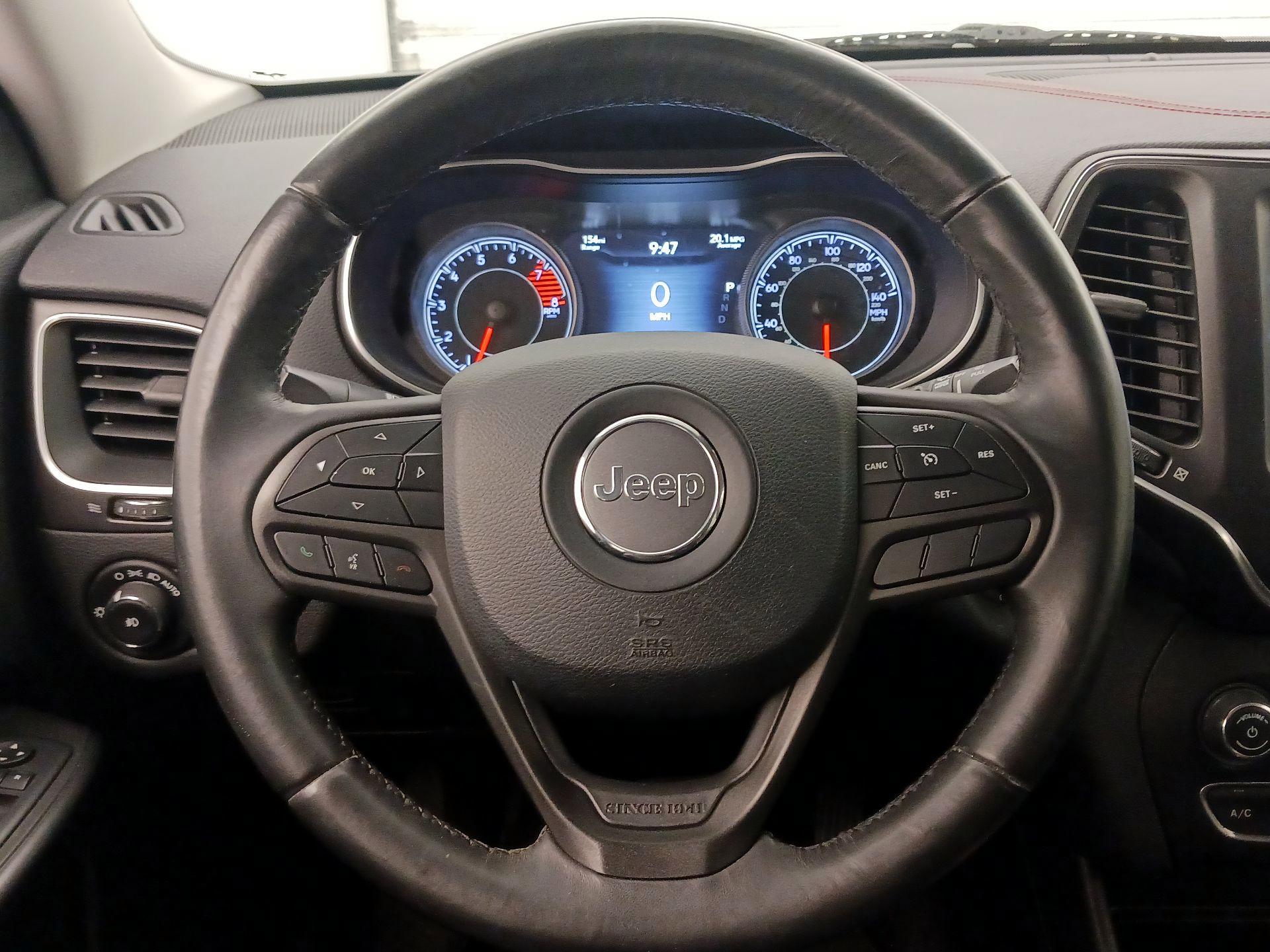 Thumbnail: 2019 Jeep Cherokee - 10