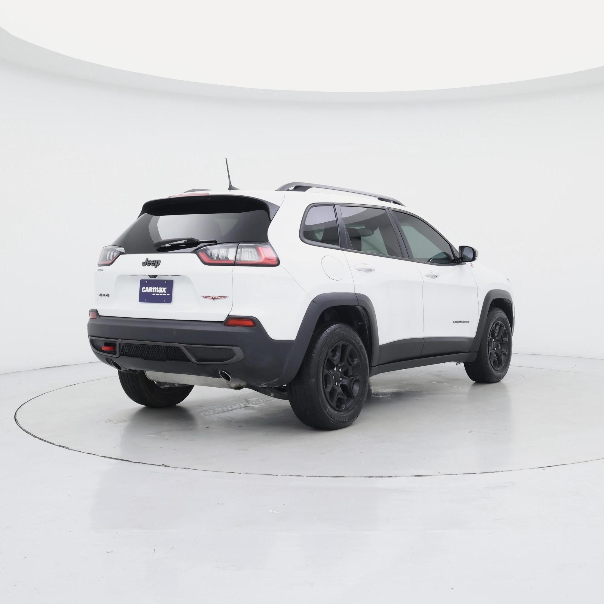 Thumbnail: 2019 Jeep Cherokee - 8