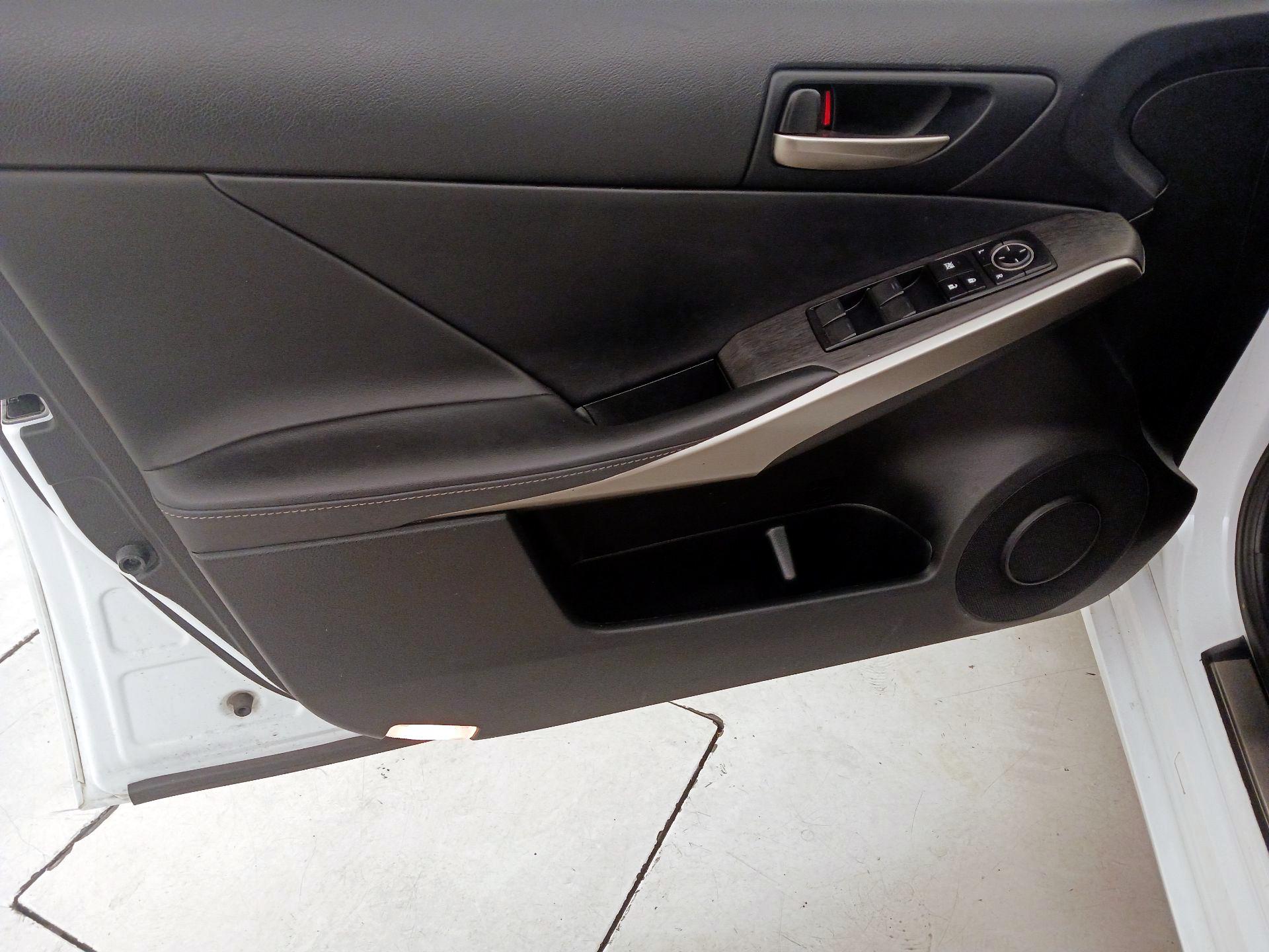 Thumbnail: 2020 Lexus IS - 12