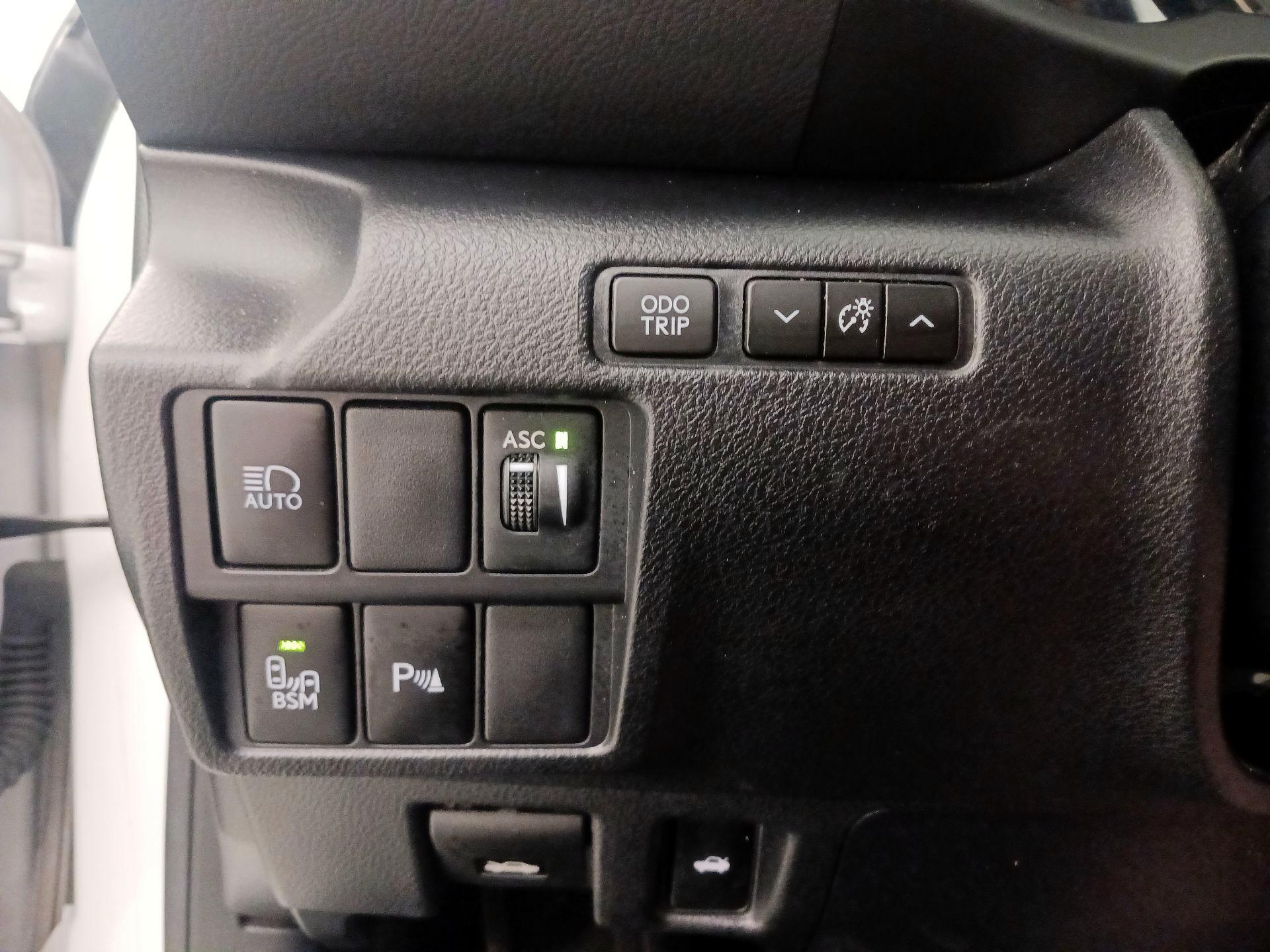 Thumbnail: 2020 Lexus IS - 13