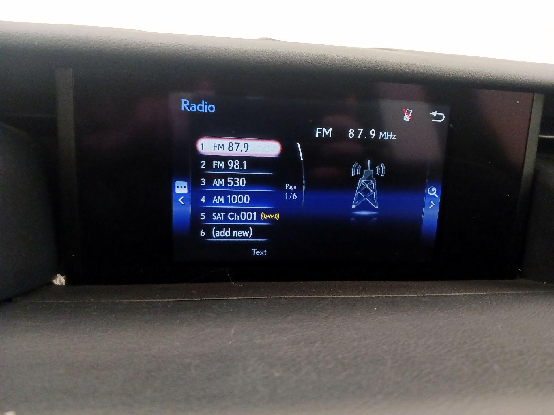 Thumbnail: 2020 Lexus IS - 15