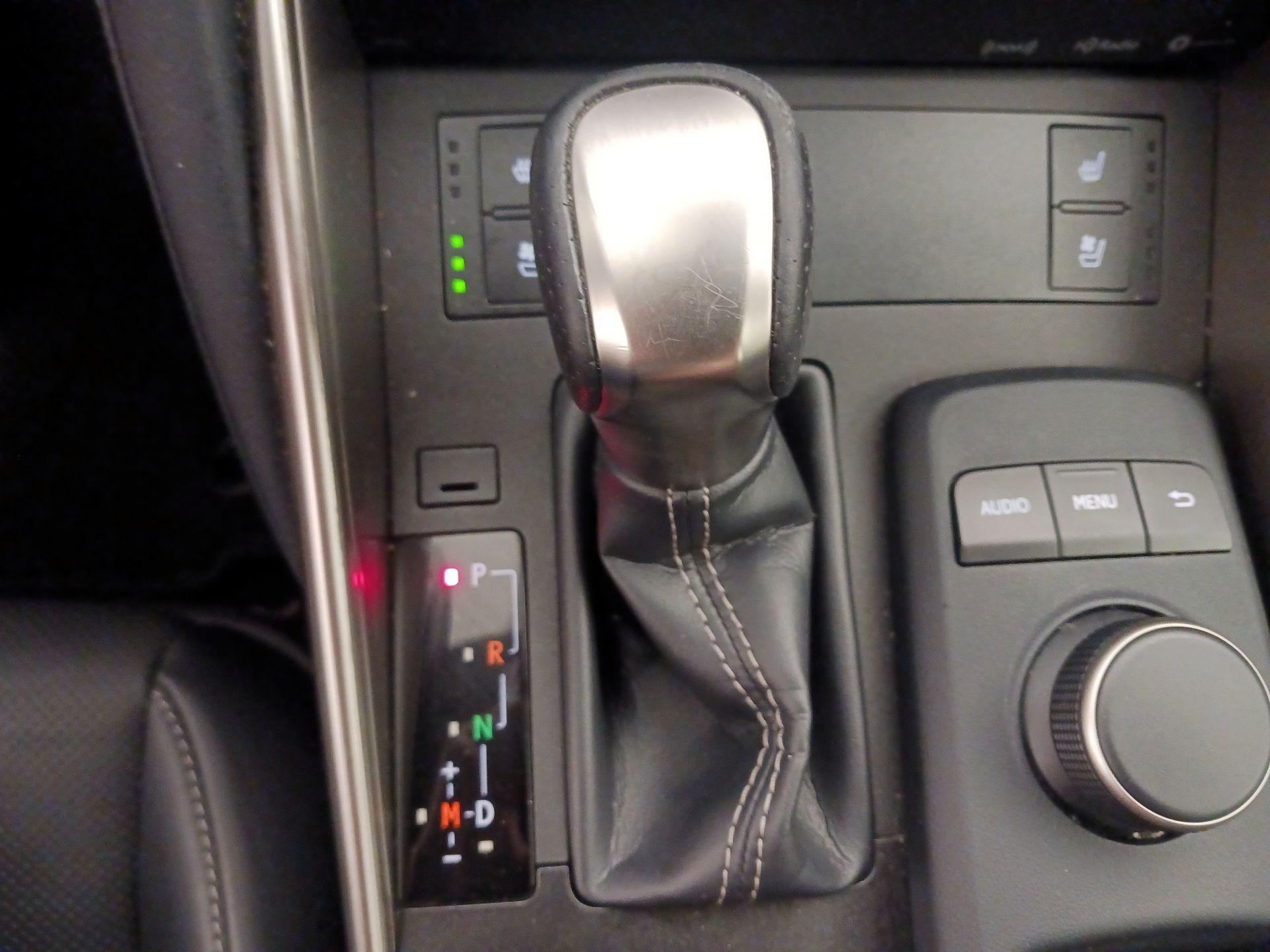 Thumbnail: 2020 Lexus IS - 17