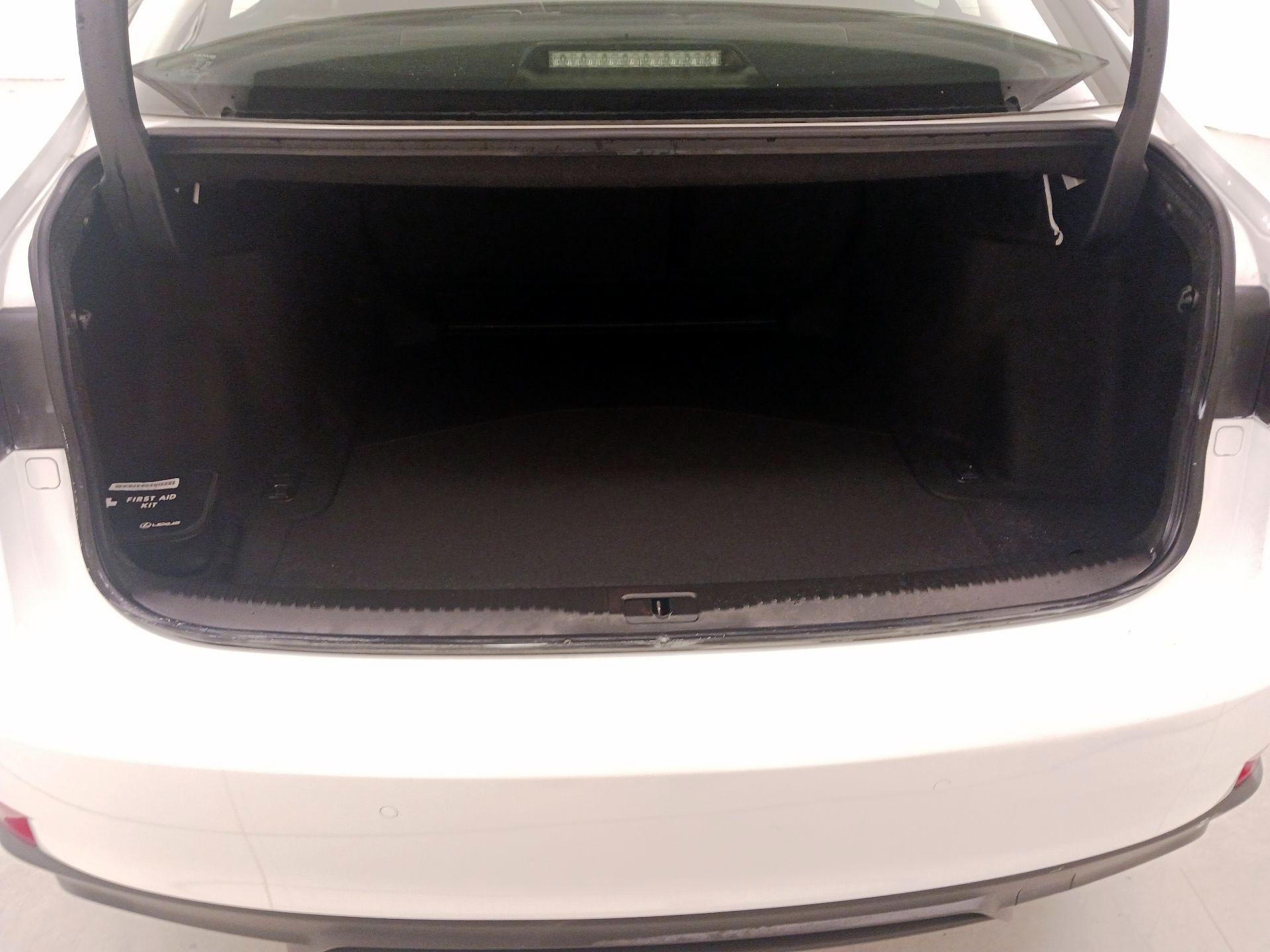 Thumbnail: 2020 Lexus IS - 20