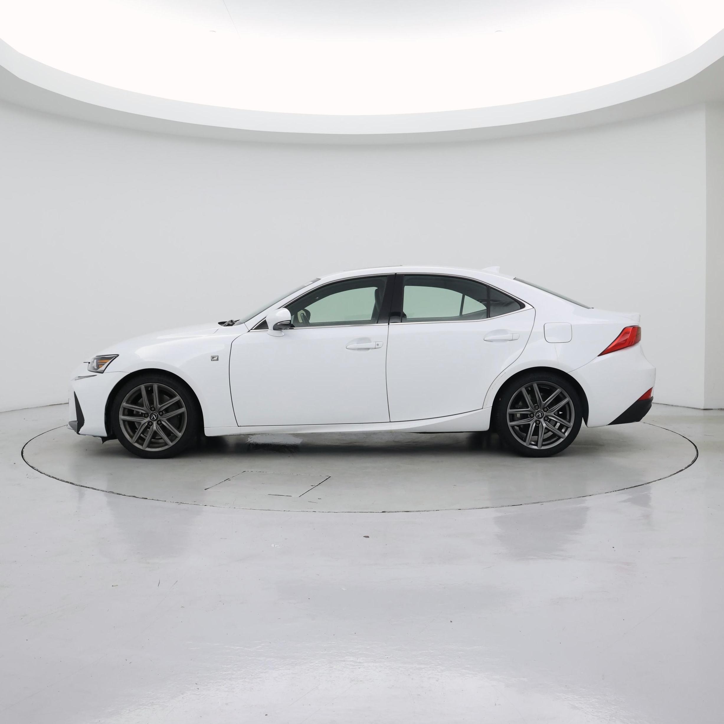 Thumbnail: 2020 Lexus IS - 3