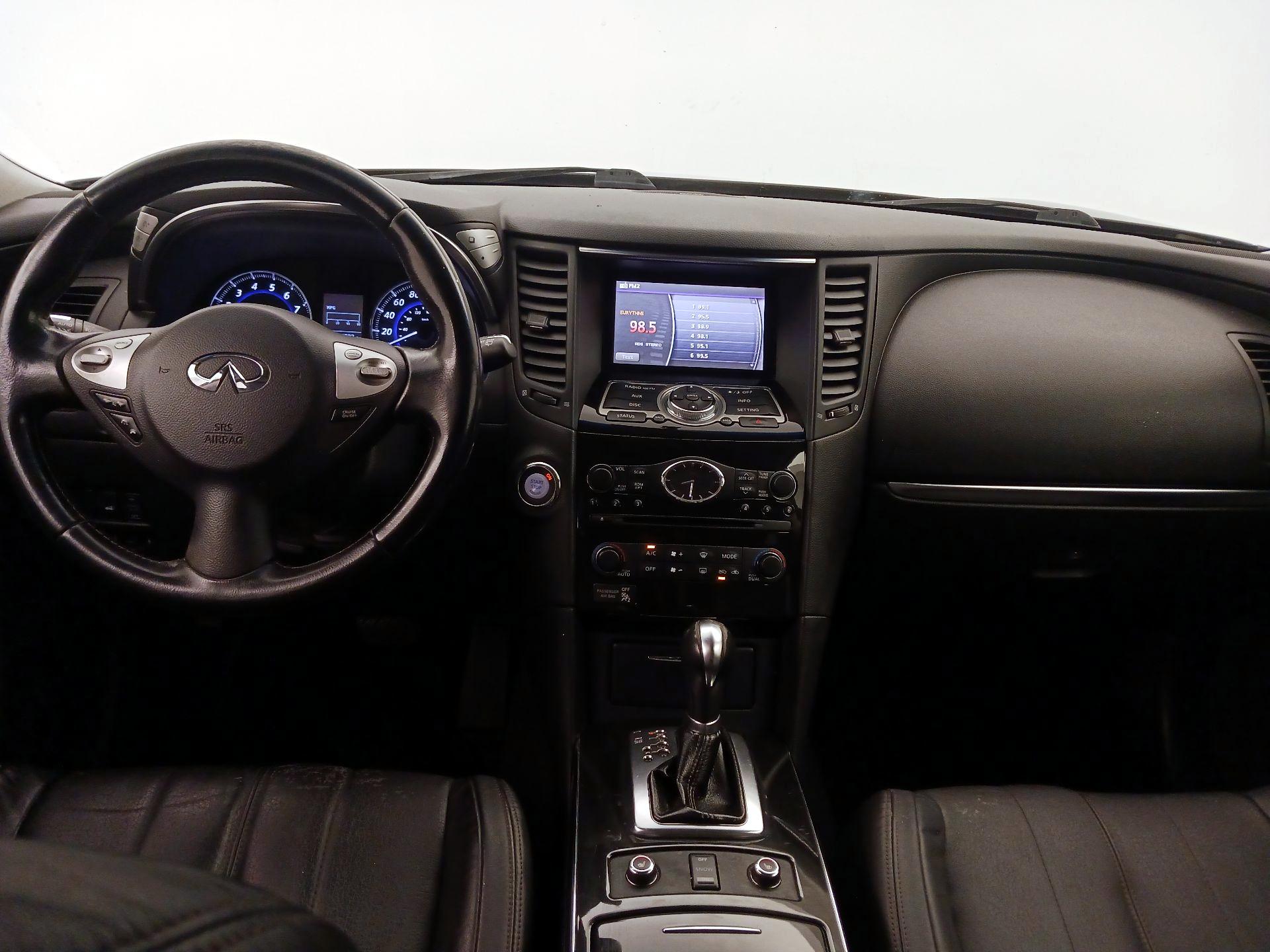 Thumbnail: 2016 INFINITI QX70 - 9