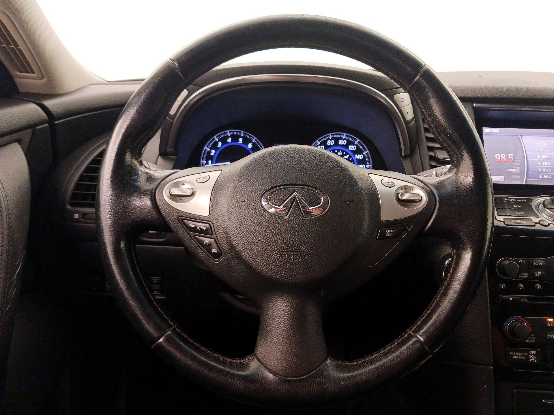 Thumbnail: 2016 INFINITI QX70 - 10