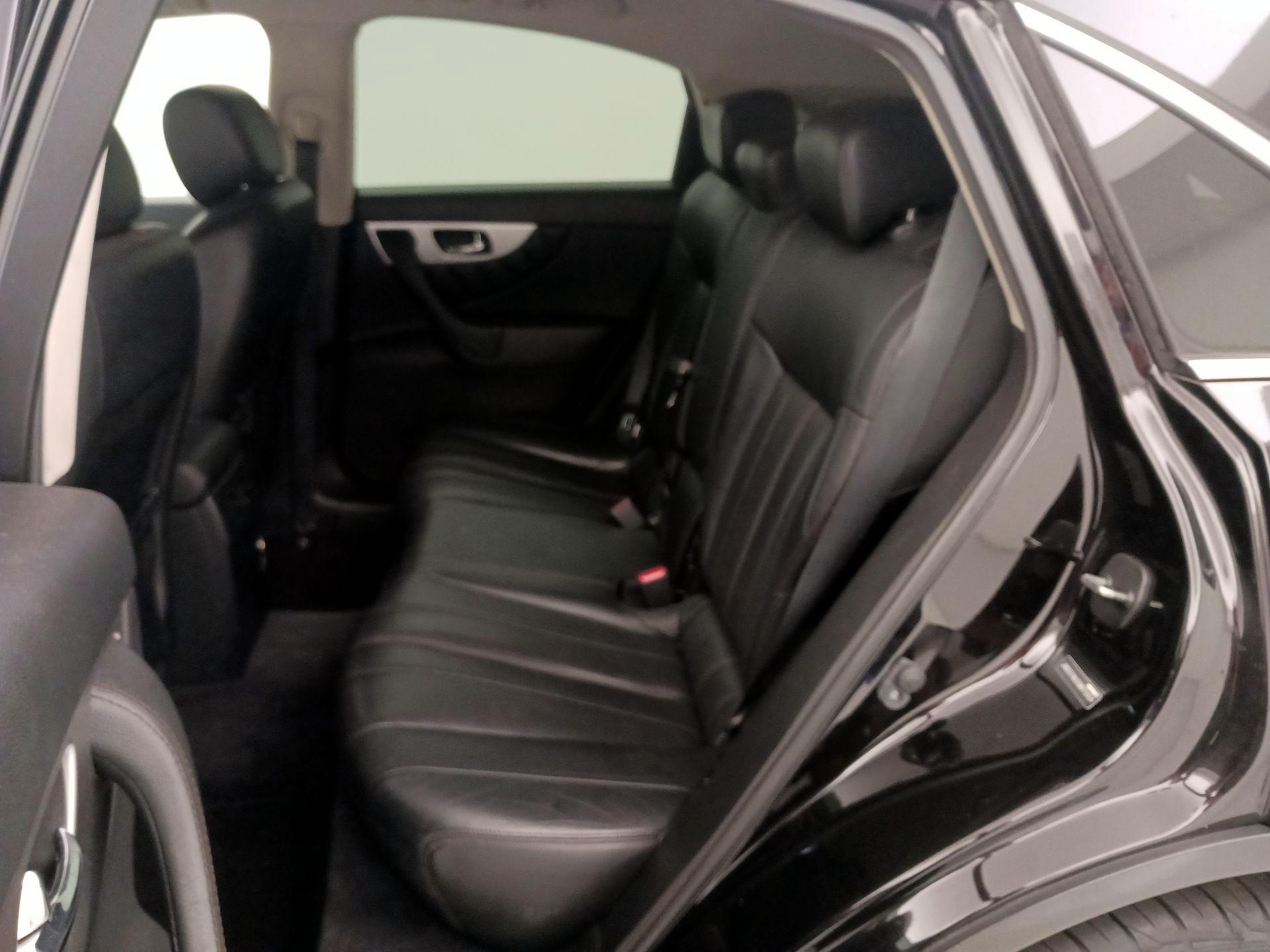 Thumbnail: 2016 INFINITI QX70 - 19
