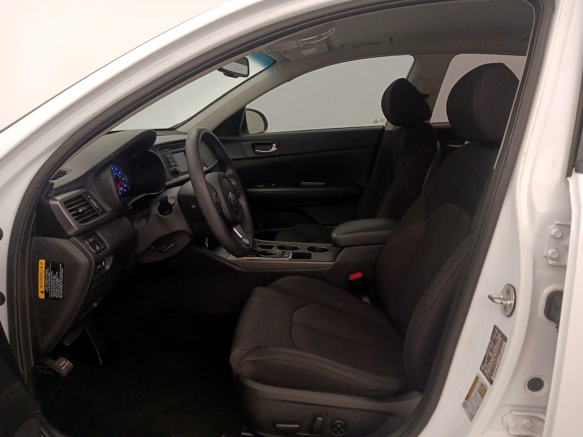 Thumbnail: 2016 Kia Optima - 11