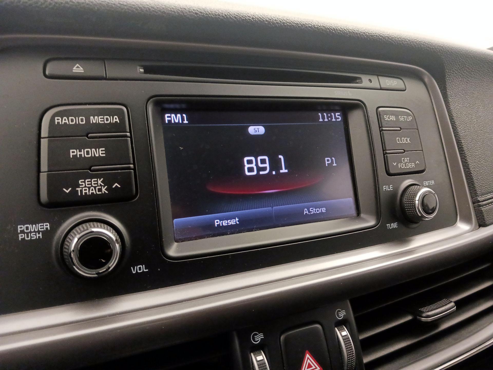 Thumbnail: 2016 Kia Optima - 16