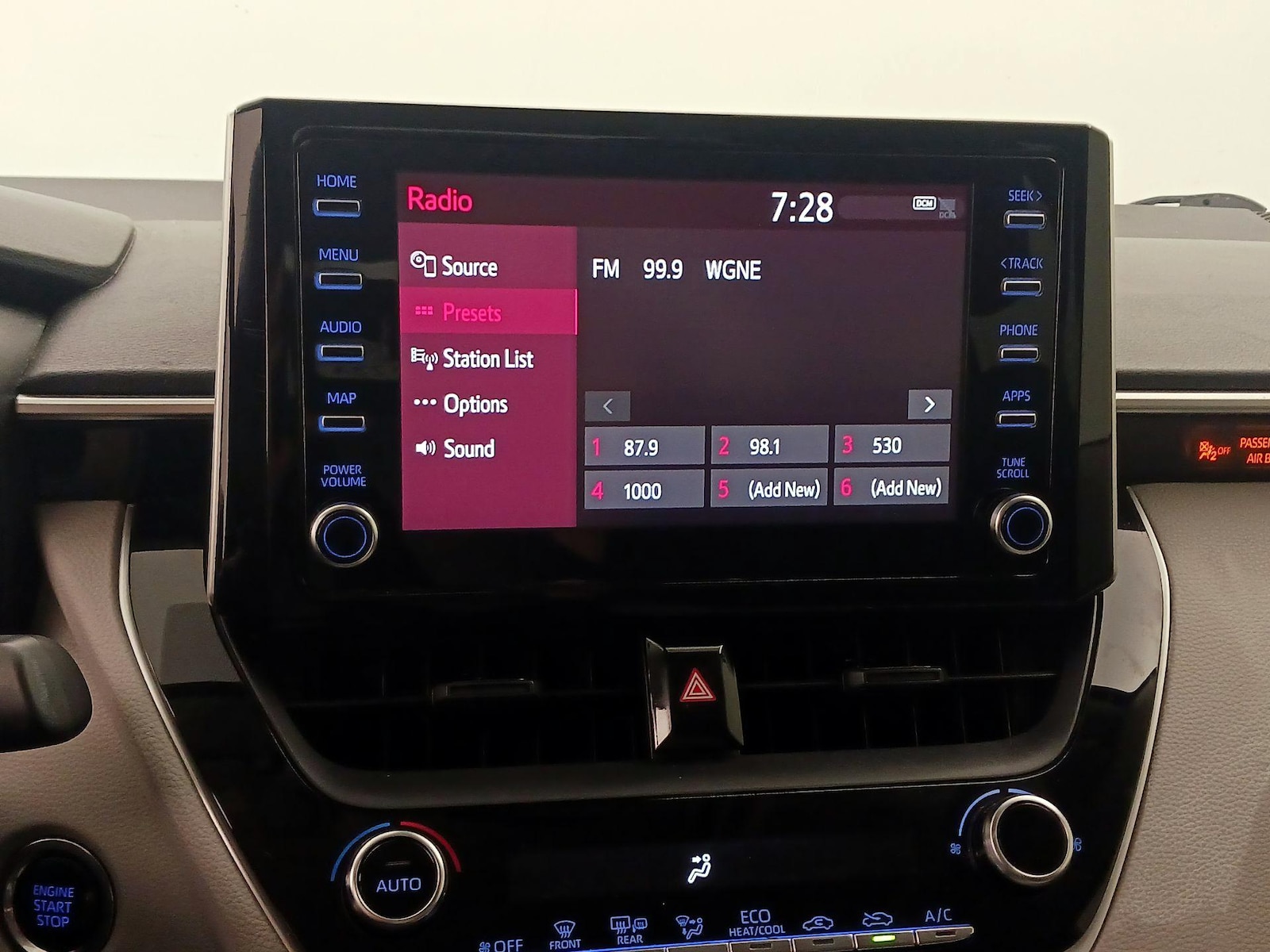2020 Toyota Corolla LE - Photo 16