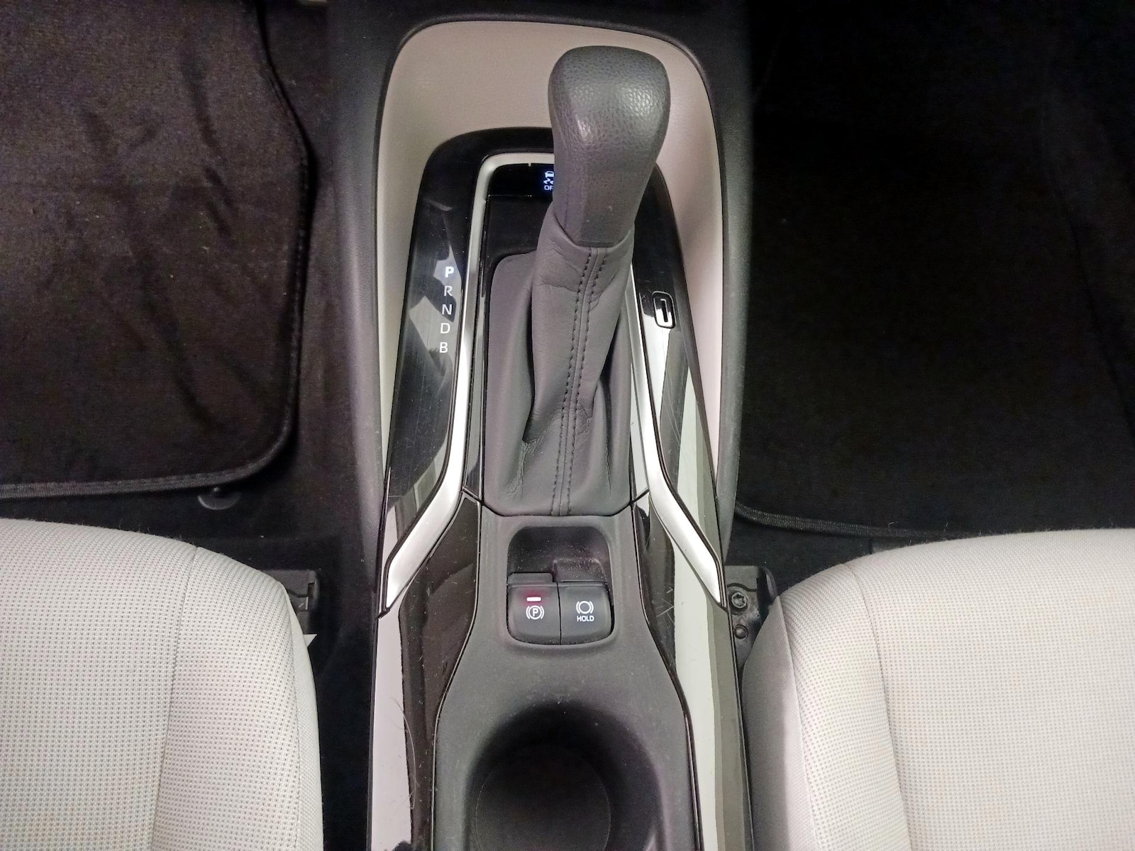 2020 Toyota Corolla LE - Photo 18