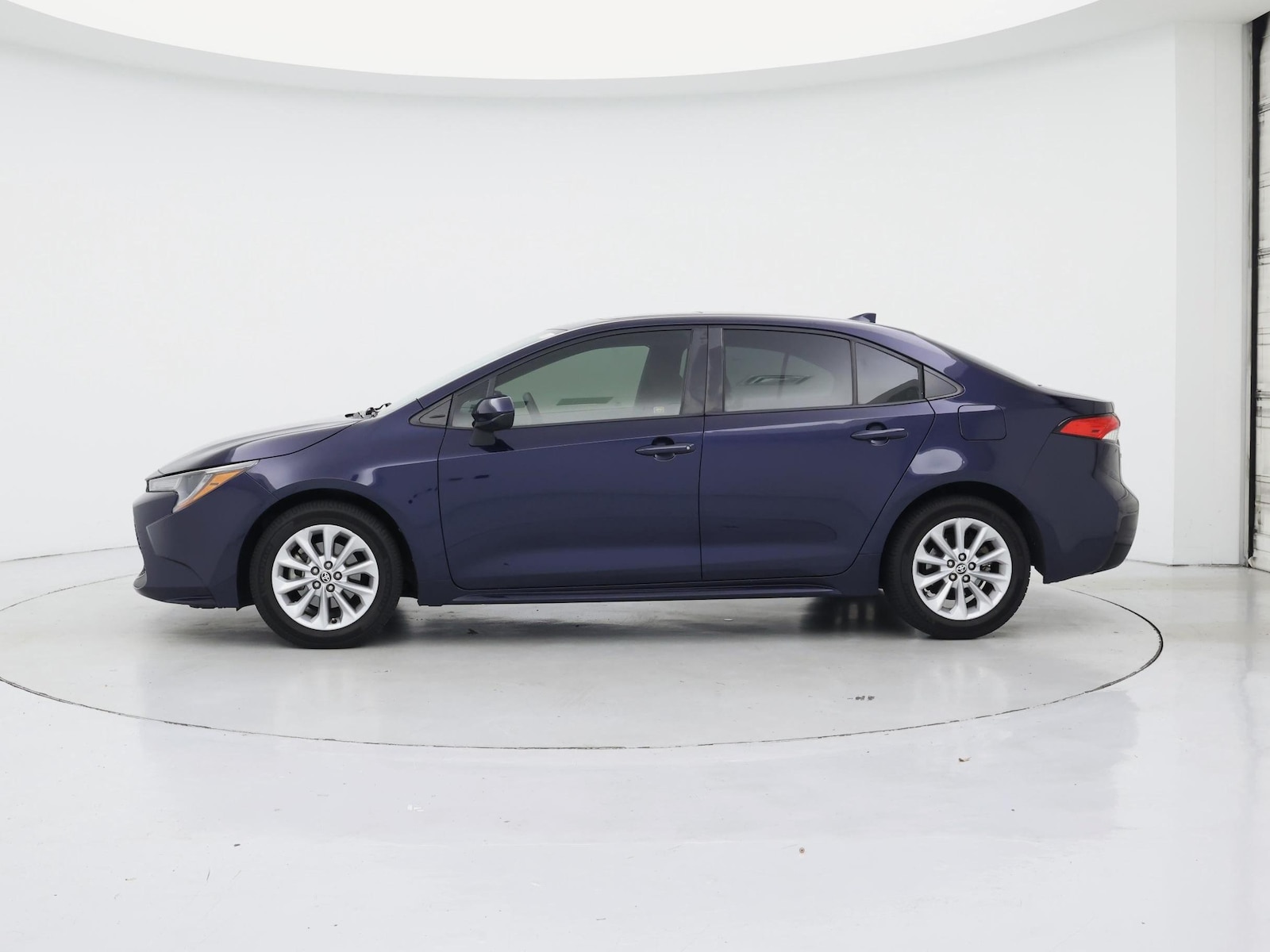 2020 Toyota Corolla LE - Photo 4