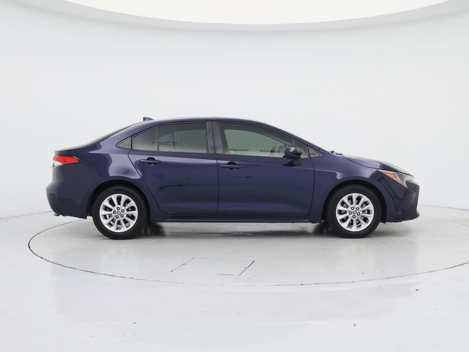 2020 Toyota Corolla LE - Photo 8
