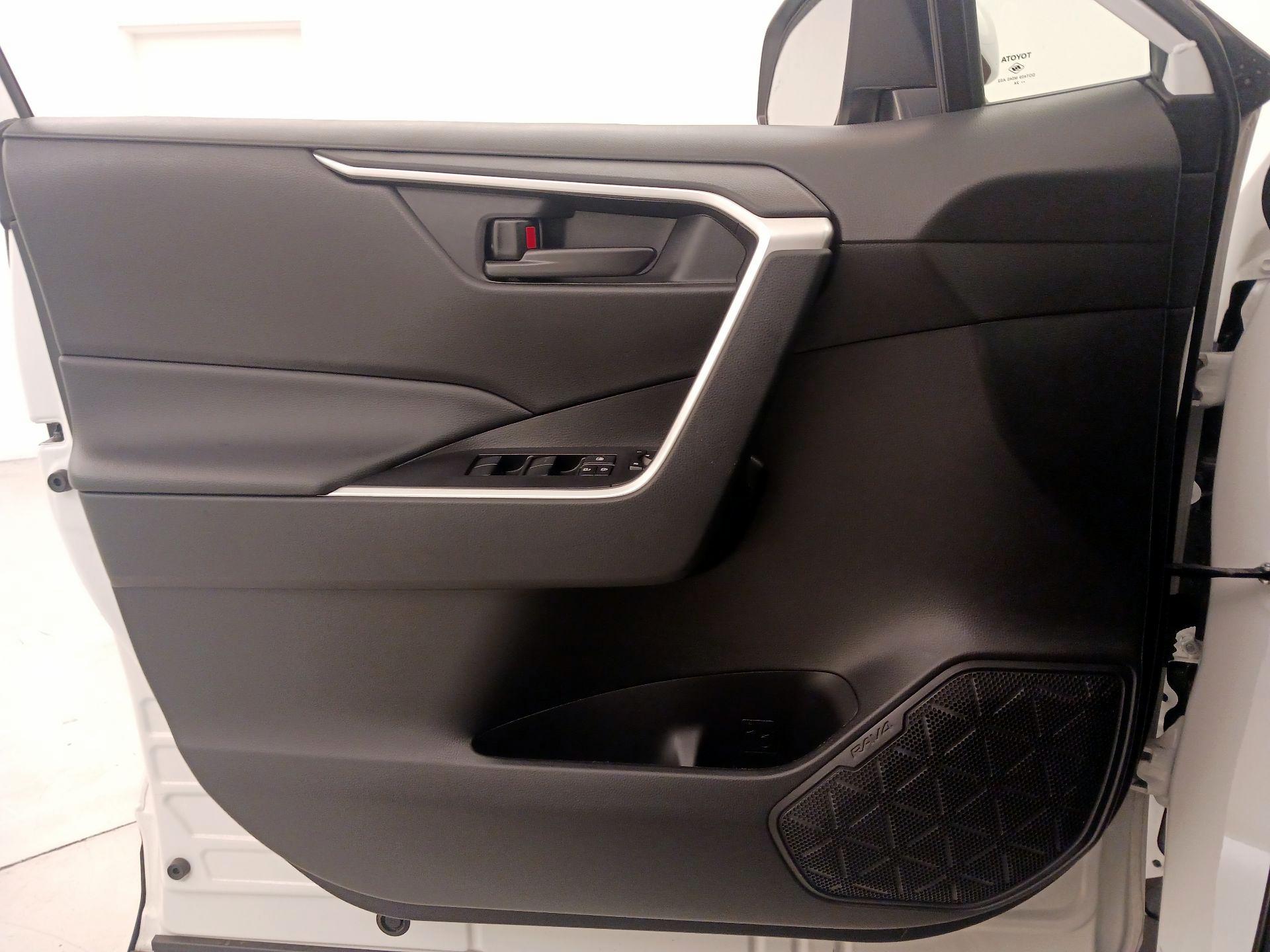 Thumbnail: 2024 Toyota RAV4 - 12